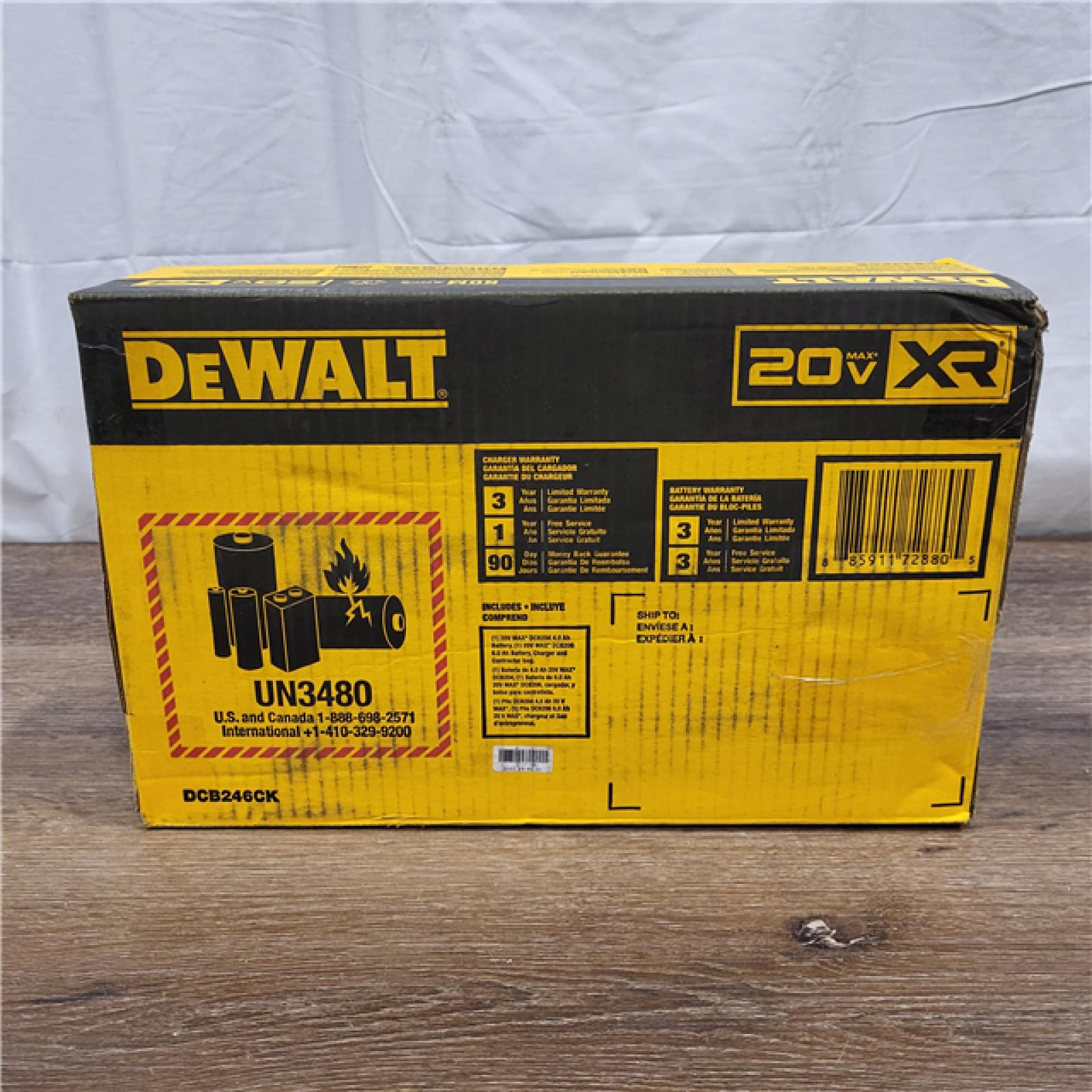 NEW!  Dewalt-DCB246CK 20V MAX* Lithium Ion Starter Kit