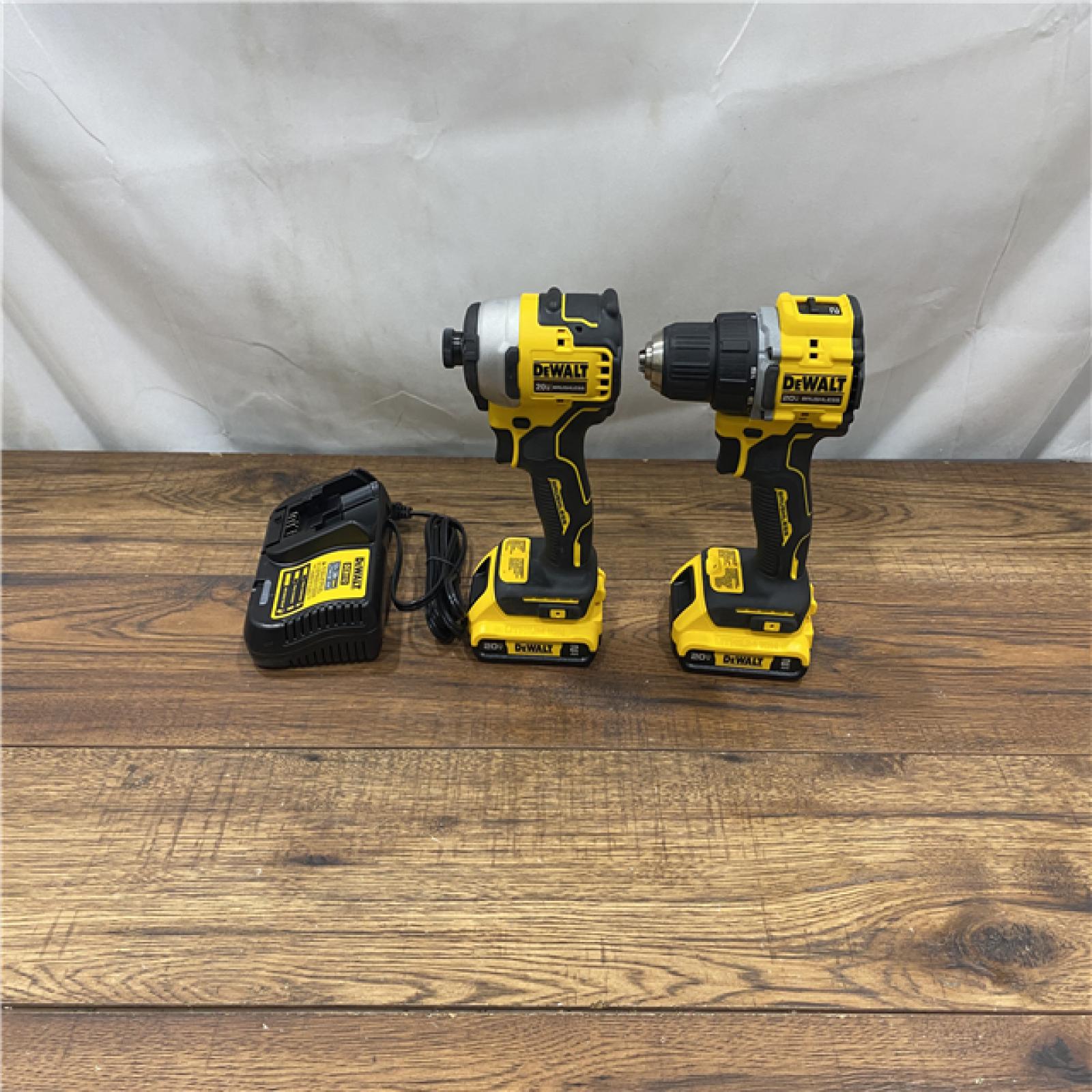 AS IS DeWalt ATOMIC COMPACT SERIES 20V MAX Brushless Drill Driver & Impact Driver Kit