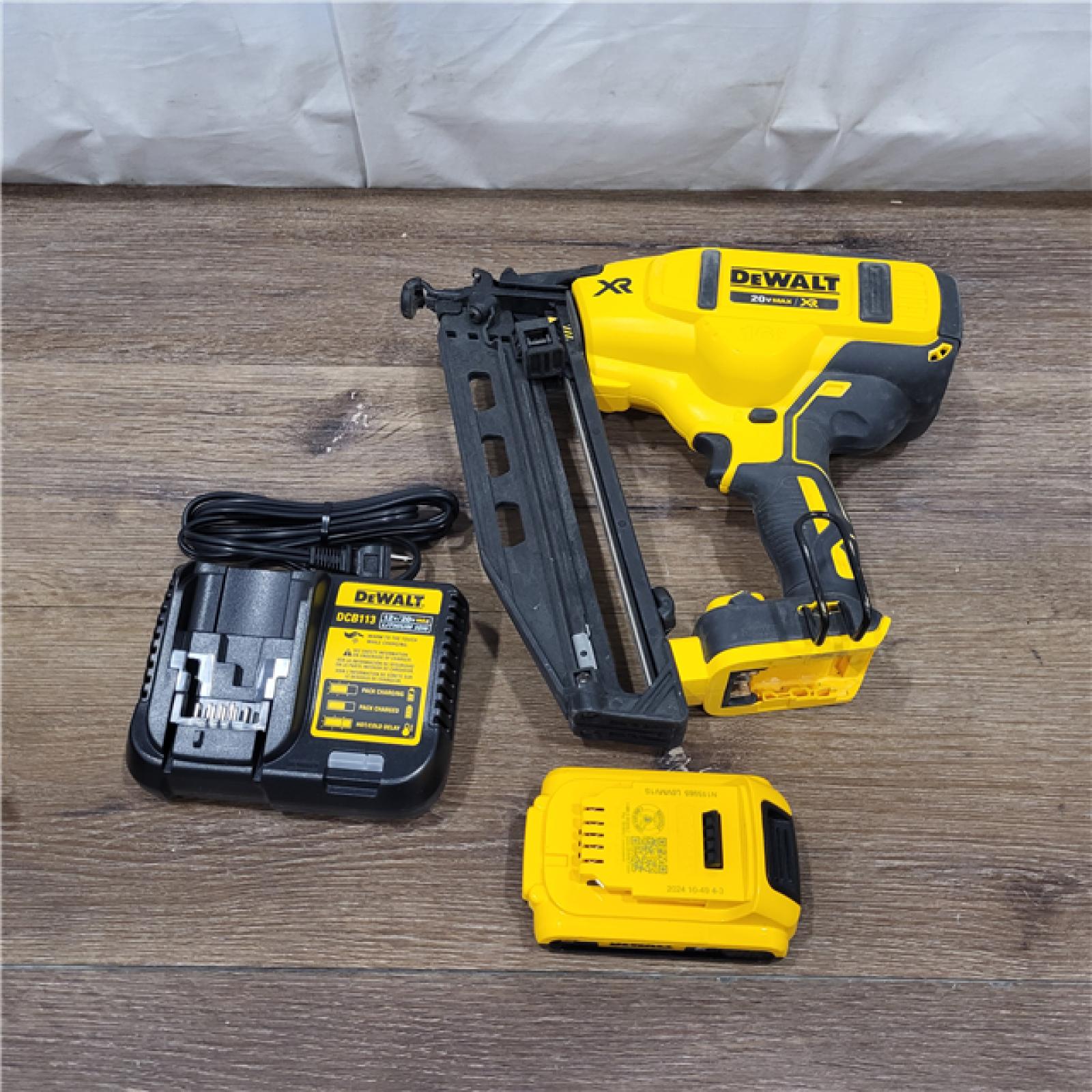 AS-IS DeWalt DCN660D1 20V 16 Gauge Cordless Angled Finish Nailer Kit W/ 2Ah Battery