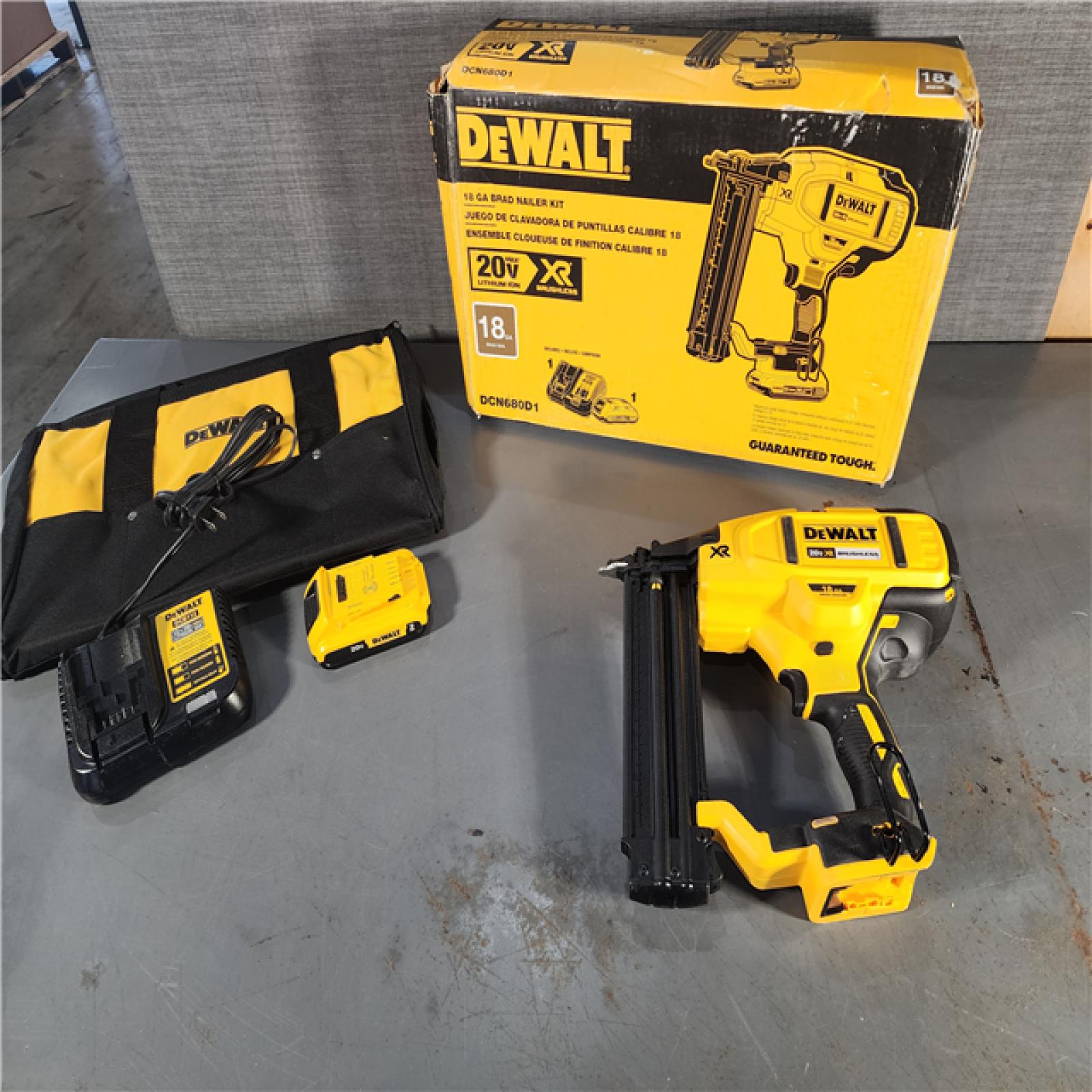 HOUSTON LOCATION - AS-IS (APPEARS LIKE NEW) DEWALT 20V MAX XR 18 Gauge Brad Nailer Kit