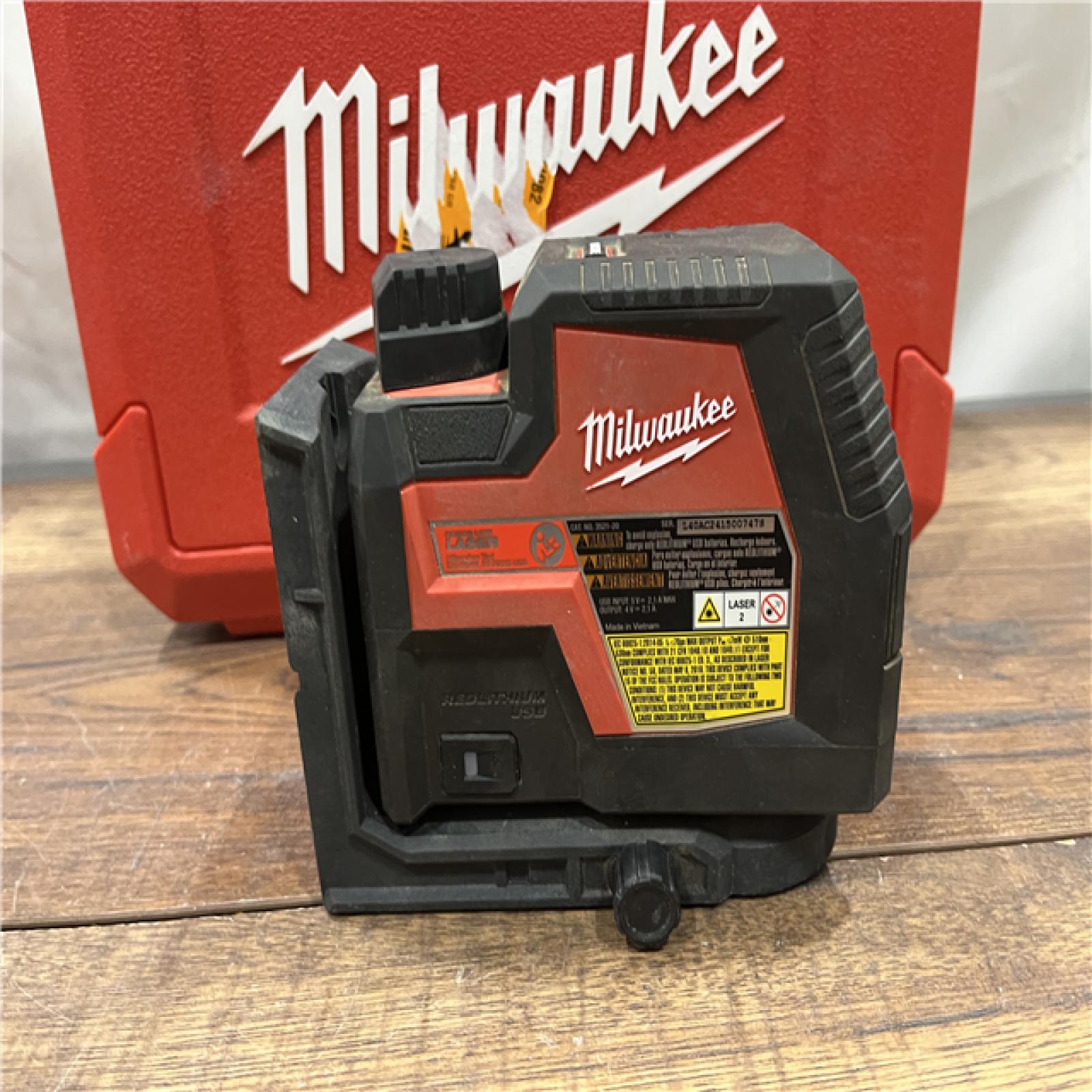 AS-IS MILWAUKEE 100 ft. REDLITHIUM Lithium-Ion USB Green Rechargeable Cross Line Laser Level