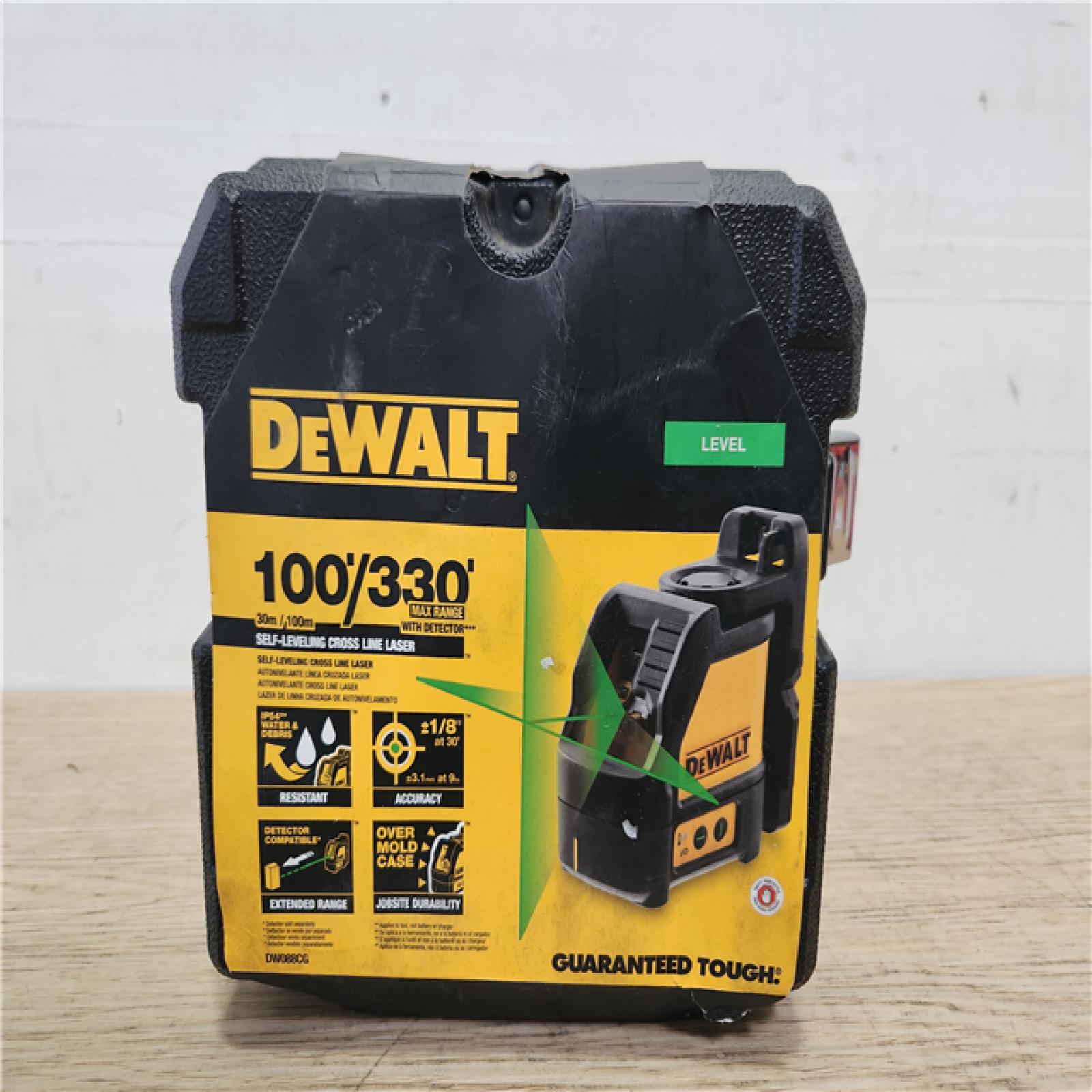 Phoenix Location DEWALT 100 ft. Green Self-Leveling Cross Line Laser Level with (3) AA Batteries & Case