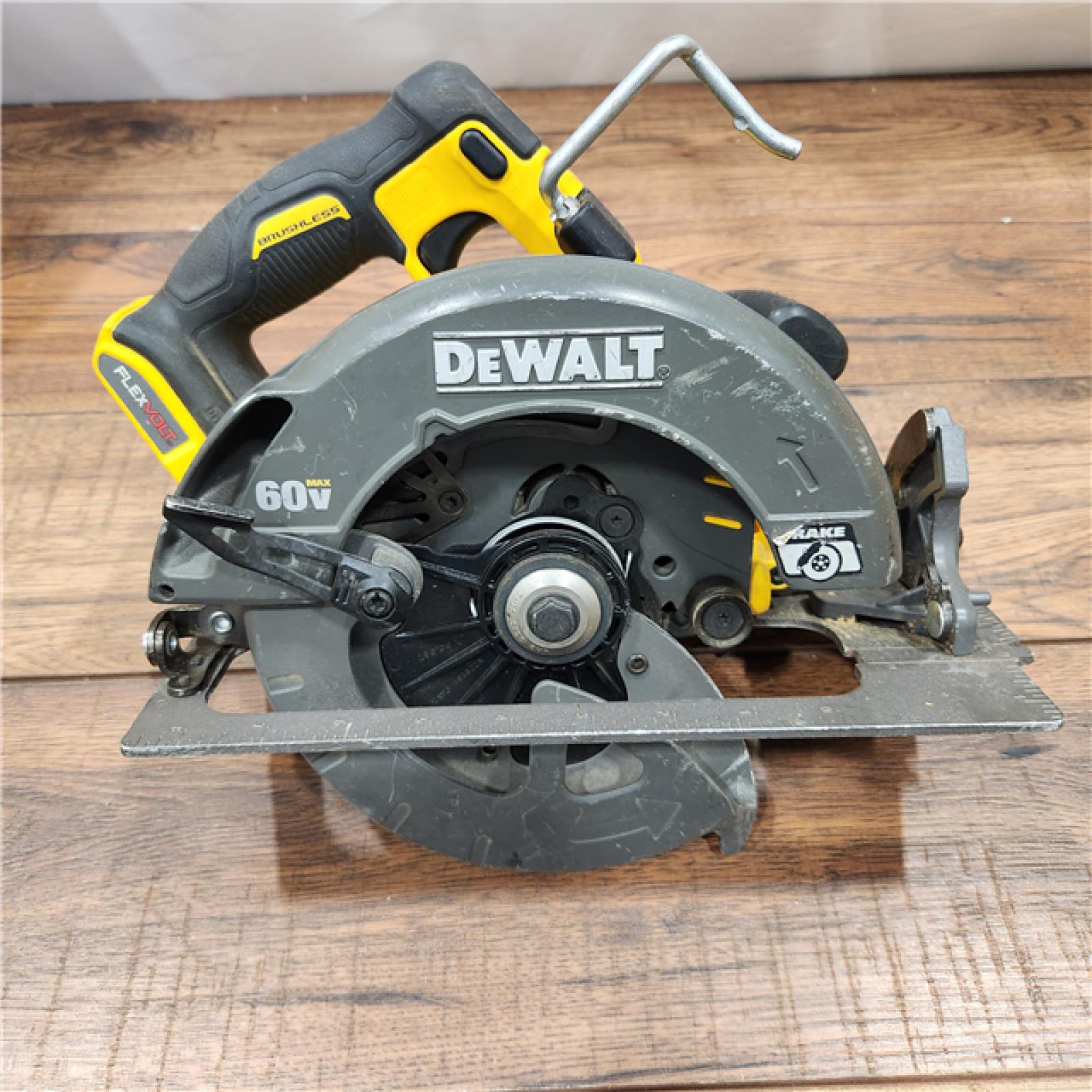 AS-IS FLEXVOLT 60V MAX Cordless Brushless 7-1/4 in. Wormdrive Style Circular Saw (Tool Only)