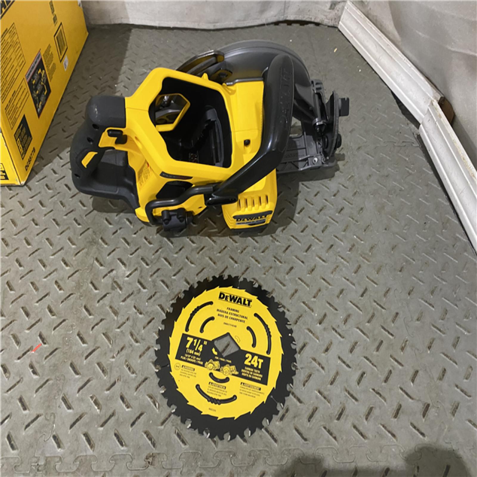 Houston location AS-IS DEWALT FLEXVOLT 60V MAX Cordless Brushless 7-1/4 in. Wormdrive Style Circular Saw (Tool Only)