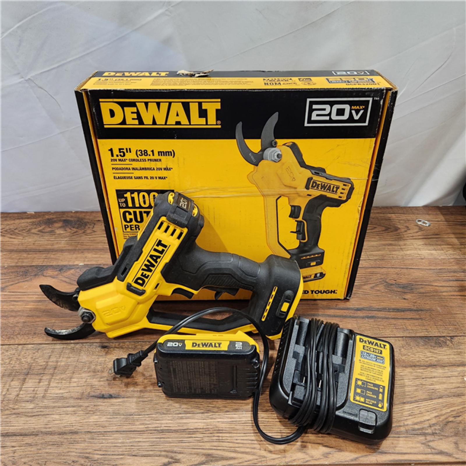 AS-IS DeWALT 20V MAX Cordless Multi Use Pruner Kit