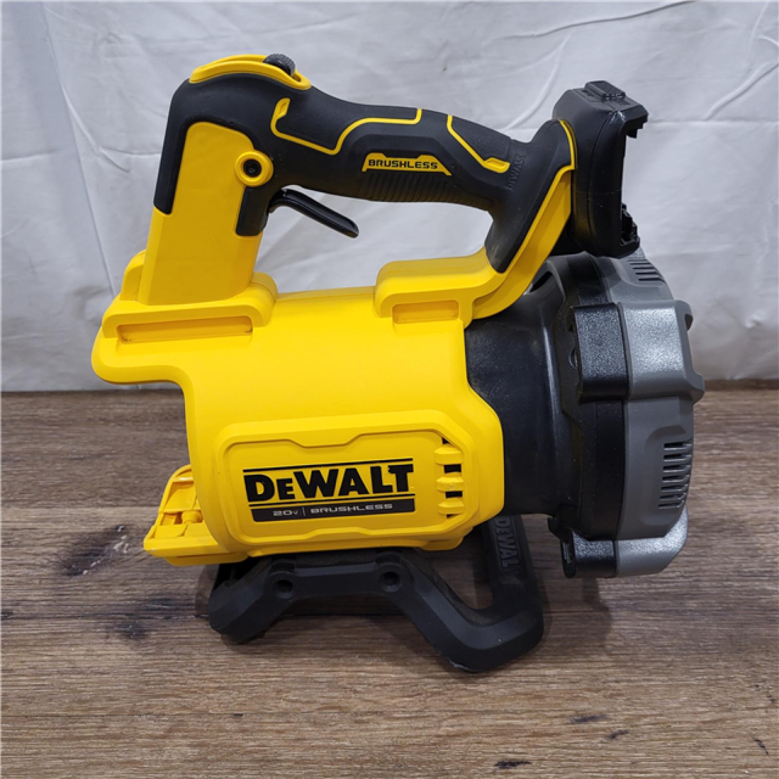 AS-IS DeWalt Brushless Cordless Battery Powered Handheld Leaf Blower KIT