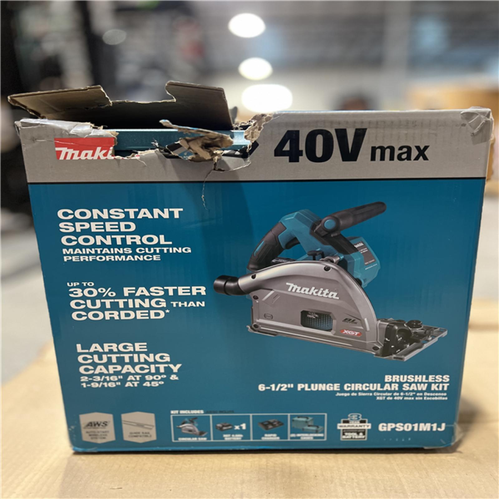 NEW! - Makita 40V max XGT Lithium-Ion Brushless Cordless 6-1/2 in. Plunge Circular Saw Kit, AWS Capable, (4.0Ah)