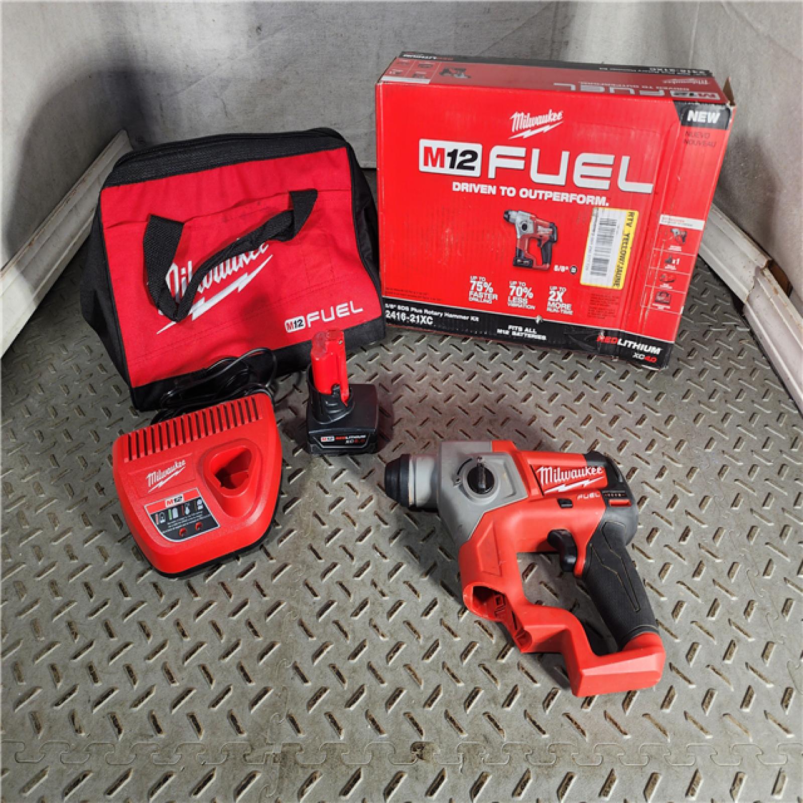 HOUSTON LOCATION - AS-IS Milwaukee M12 FUEL Brushless Cordless 5/8 in. SDS-Plus Rotary Hammer Kit