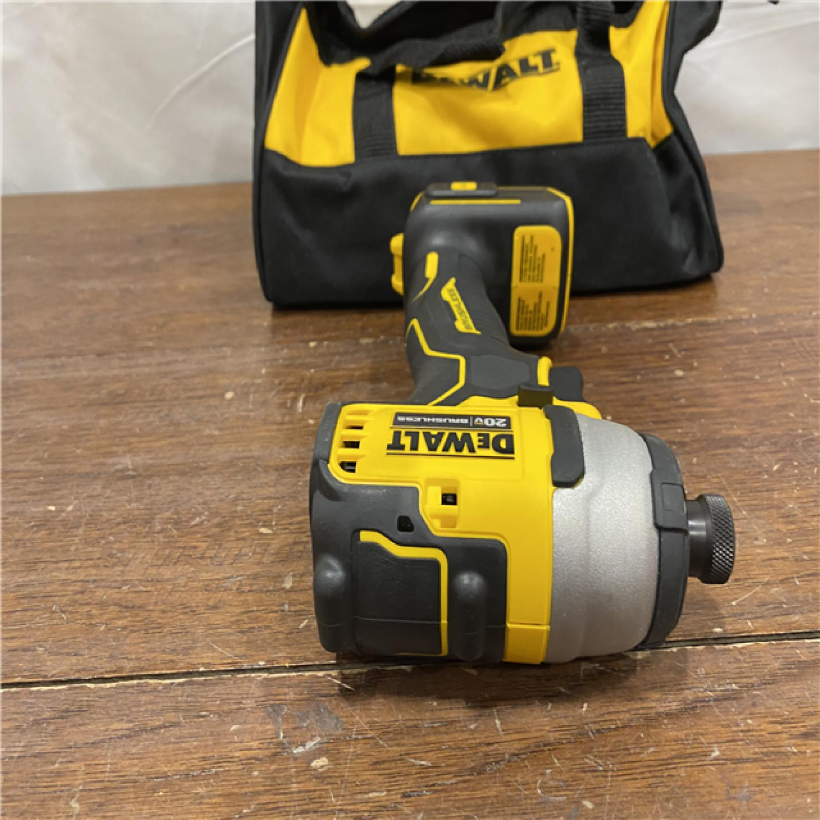 AS-ISDEWALT ATOMIC 20V MAX* Brushless Cordless Compact 1/4 in. Impact Driver Kit