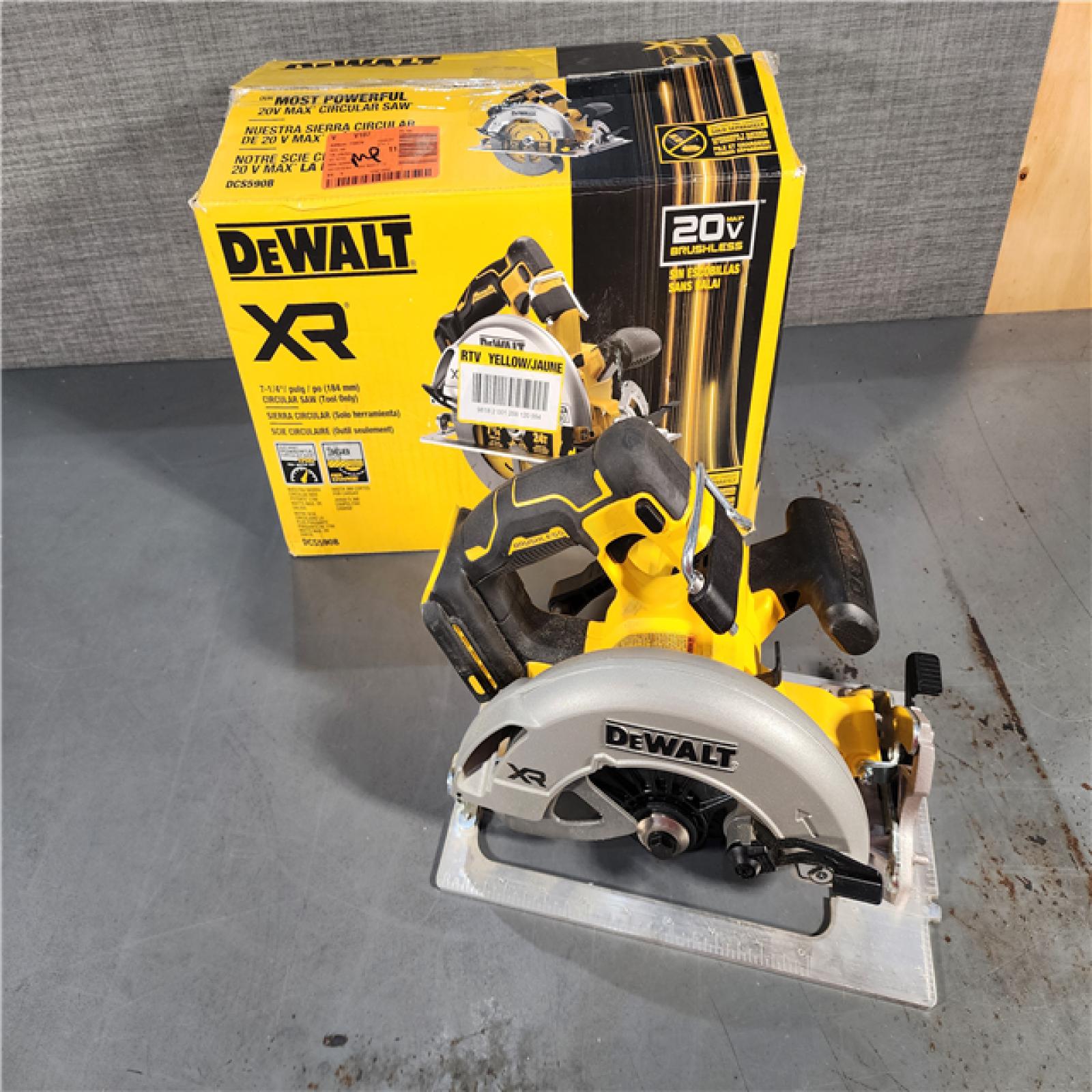 HOUSTON LOCATION - AS-IS DEWALT 20-Volt MAX 7-1/4 in. Cordless Circular Saw (Tool Only)