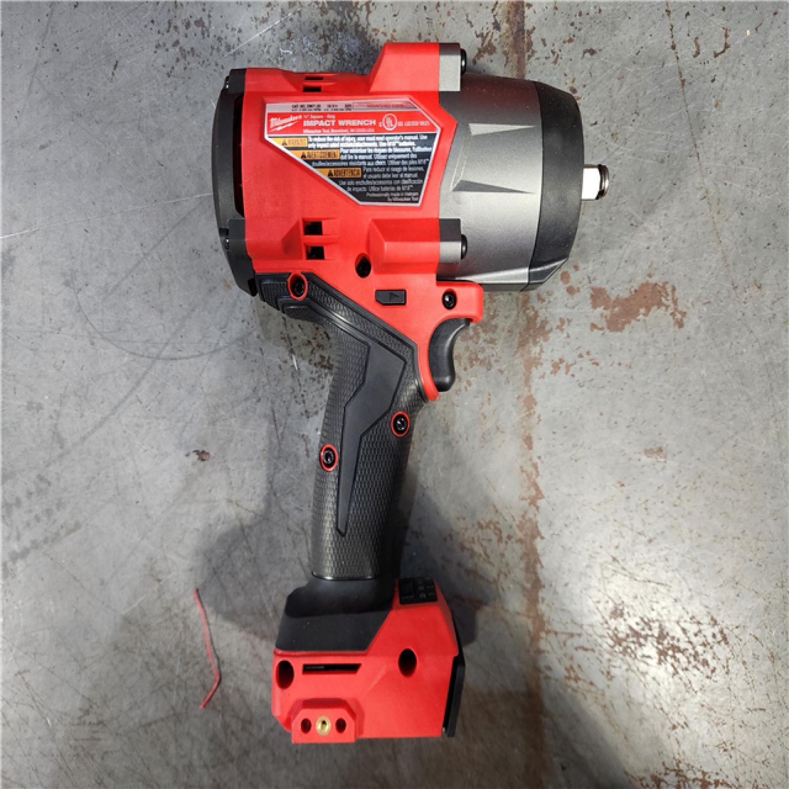 HOUSTON LOCATION - AS-IS (APPEARS LIKE NEW) Milwaukee M18 1/2 in. Cordless Brushless High Torque Impact Wrench Kit (Battery & Charger)