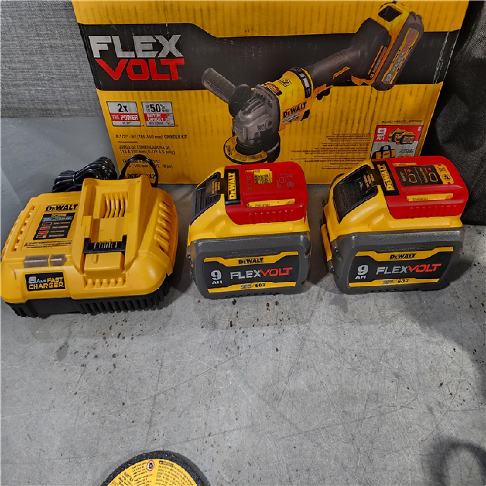 HOUSTON LOCATION - AS-IS (APPEARS LIKE NEW) DeWalt Flexvolt 60V Max Cordless Grinder  4.5 in; 6 in  Kit  1 KT