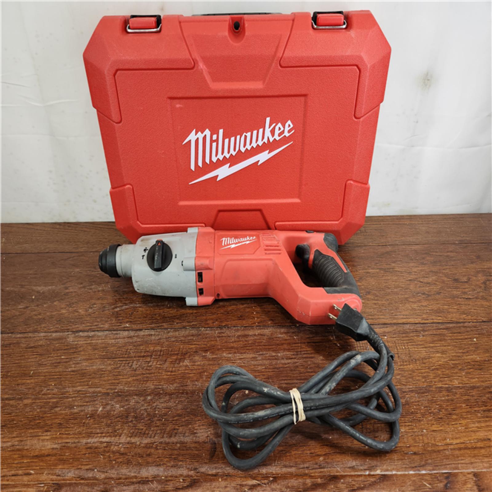 AS-IS Milwaukee 1 in. SDS Plus D-Handle Rotary Handle w/ Case