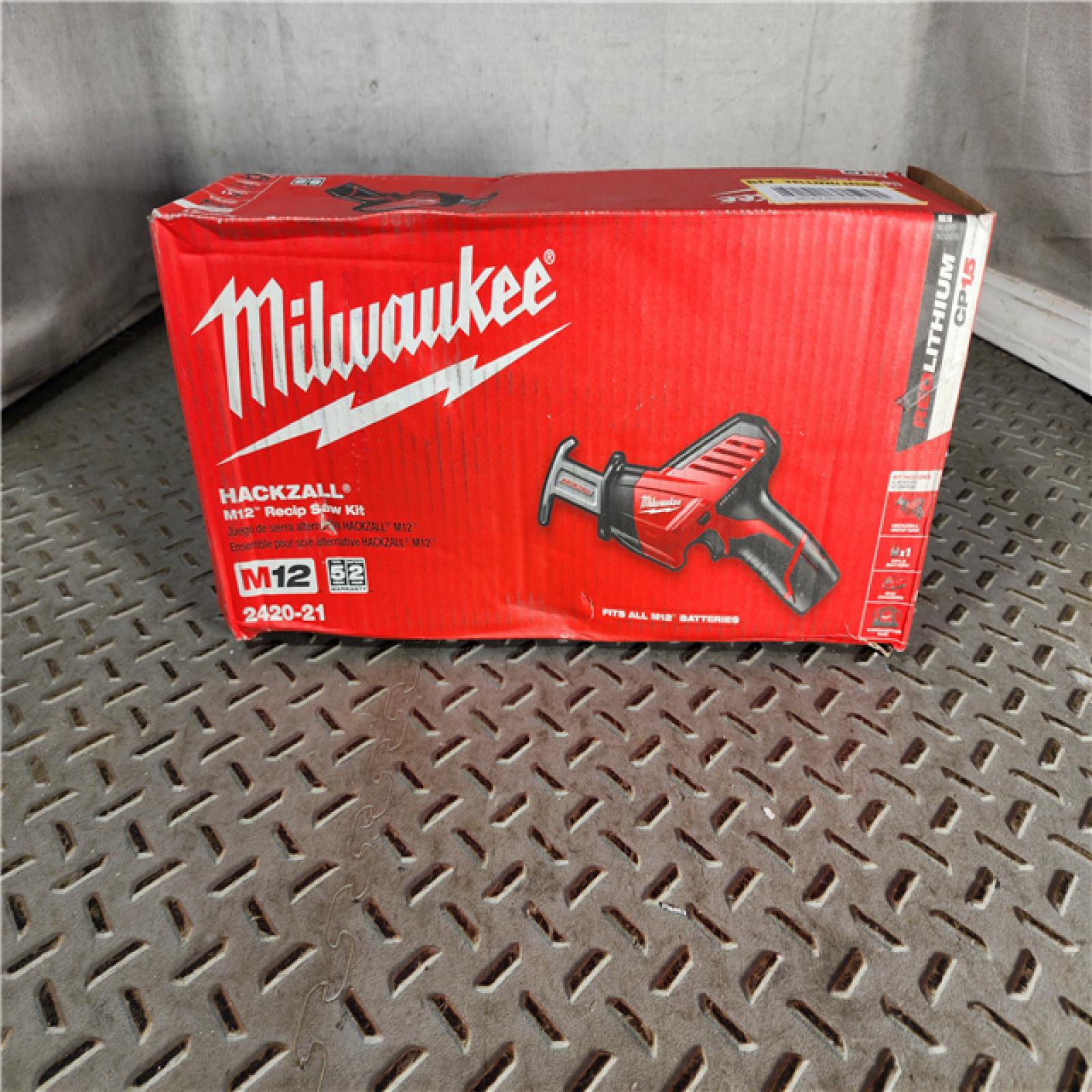 HOUSTON LOCATION - AS-IS Milwaukee 2420-21 - M12 Fuel Hackzall 1/2  12V 1.5Ah Cordless Straight Handle Reciprocating Saw Kit