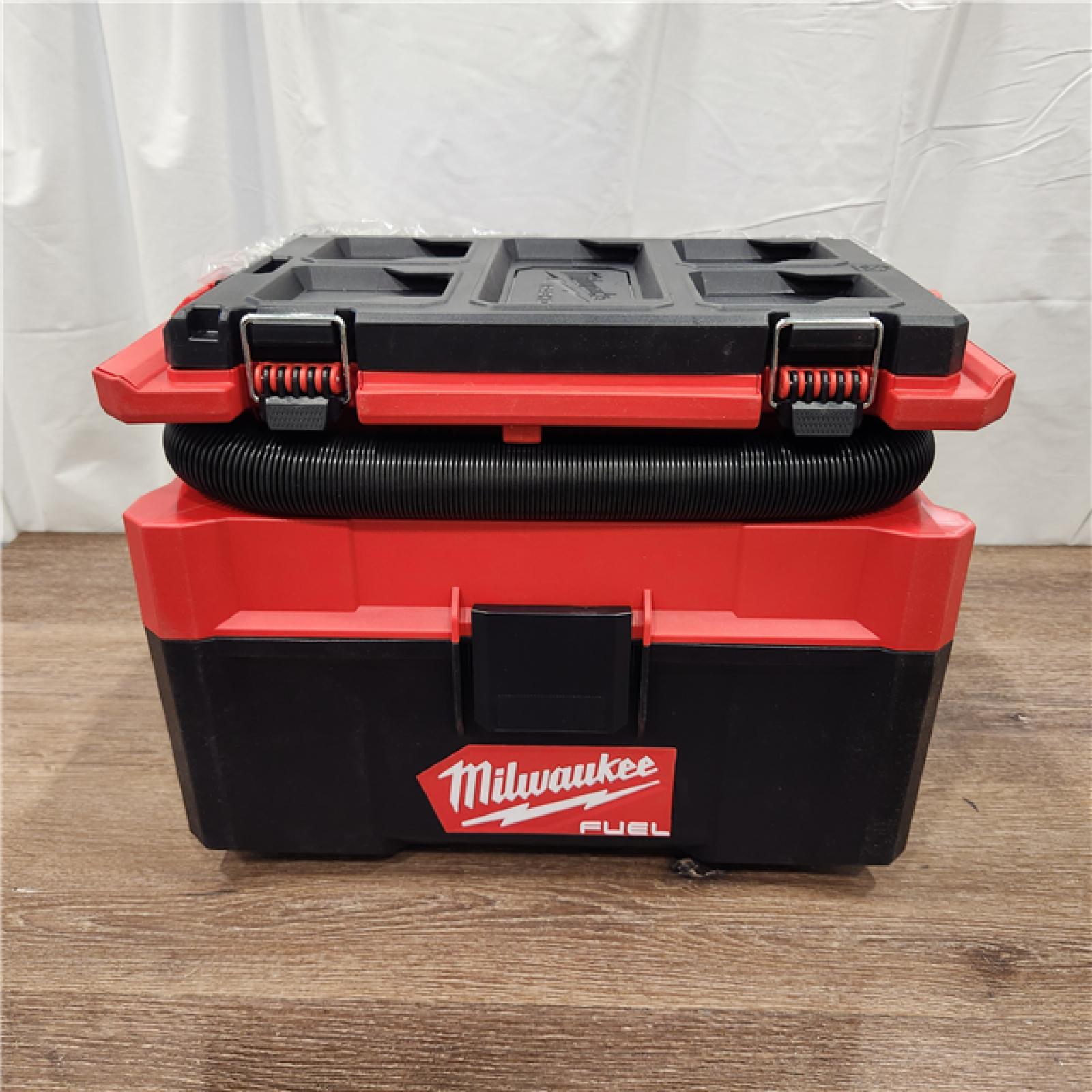 AS-IS M18 FUEL PACKOUT 18-Volt Lithium-Ion Cordless 2.5 Gal. Wet/Dry Vacuum (Vacuum-Only)