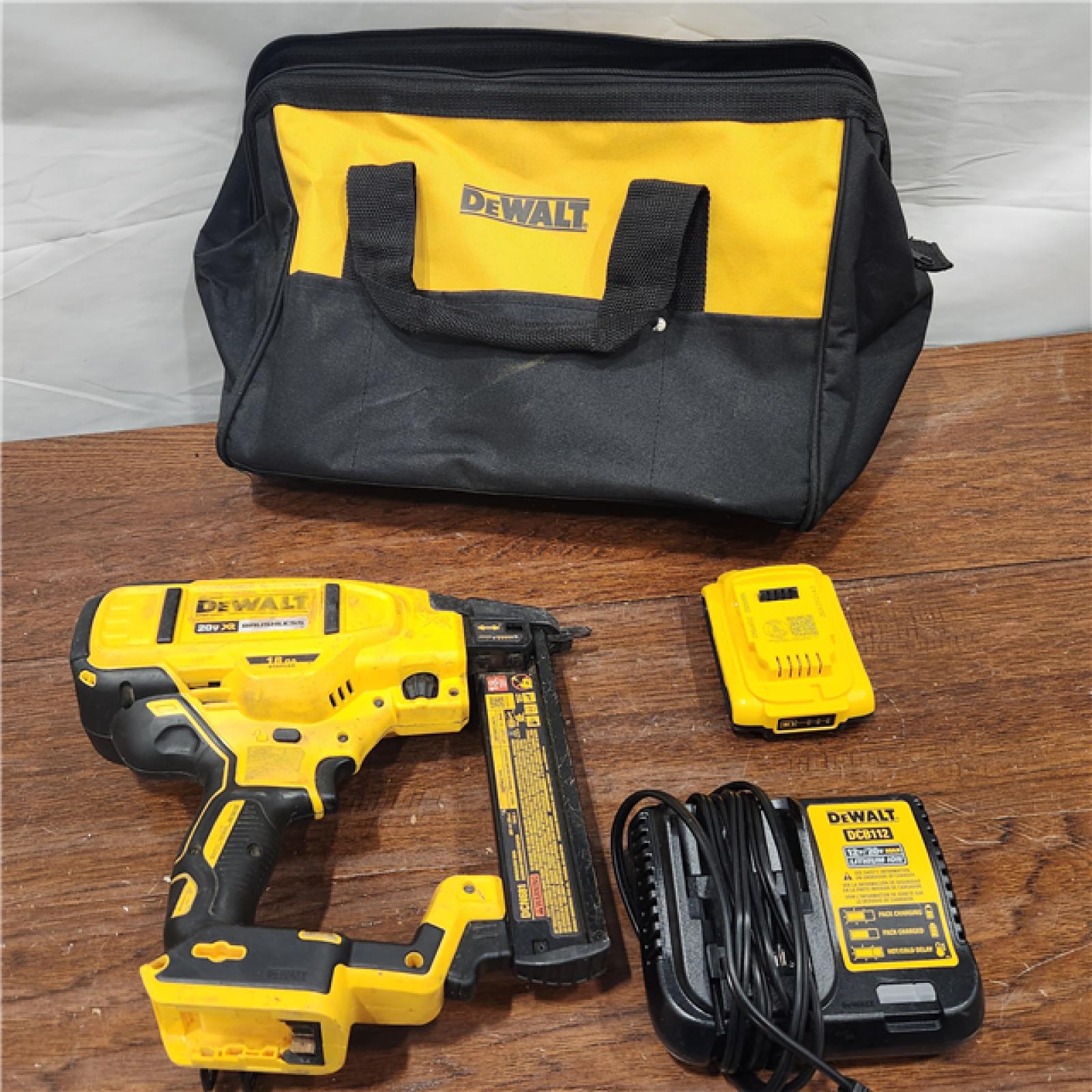 AS-IS DEWALT DCN681D1 20V 18Ga Stapler Kit