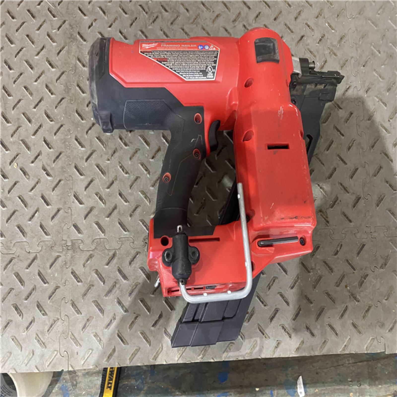 Houston location AS-IS MILWAUKEE M18 FUEL 3-1/2 in. 18-Volt 30-Degree Lithium-Ion Brushless Cordless Framing Nailer (Tool-Only)