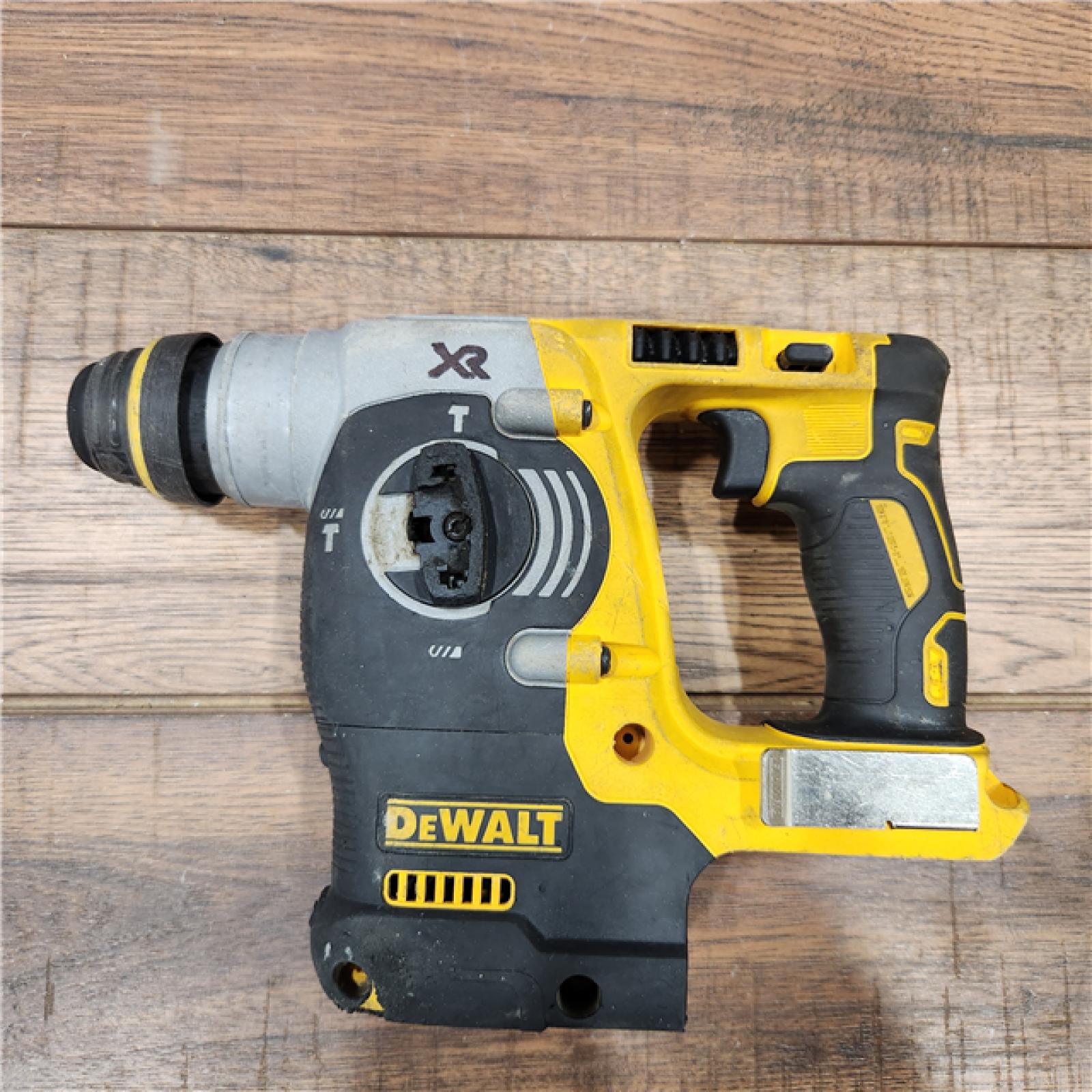 AS-IS DEWALT 20V MAX XR Brushless Cordless 1 in. SDS Plus L-Shape Rotary Hammer (Tool-Only)