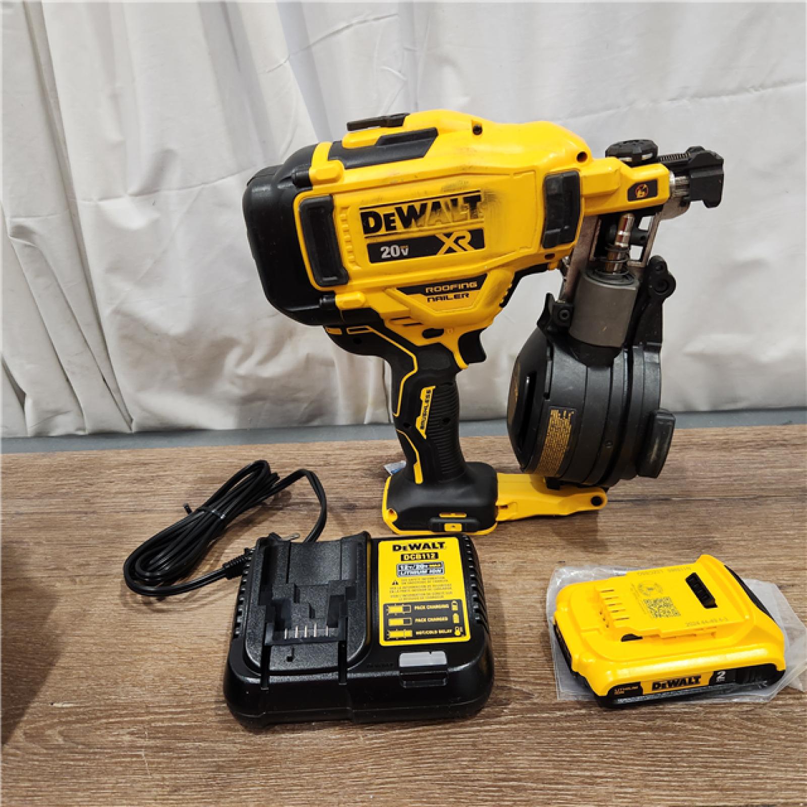 AS-IS DEWALT 2007898 Roofing Nailer Cordless