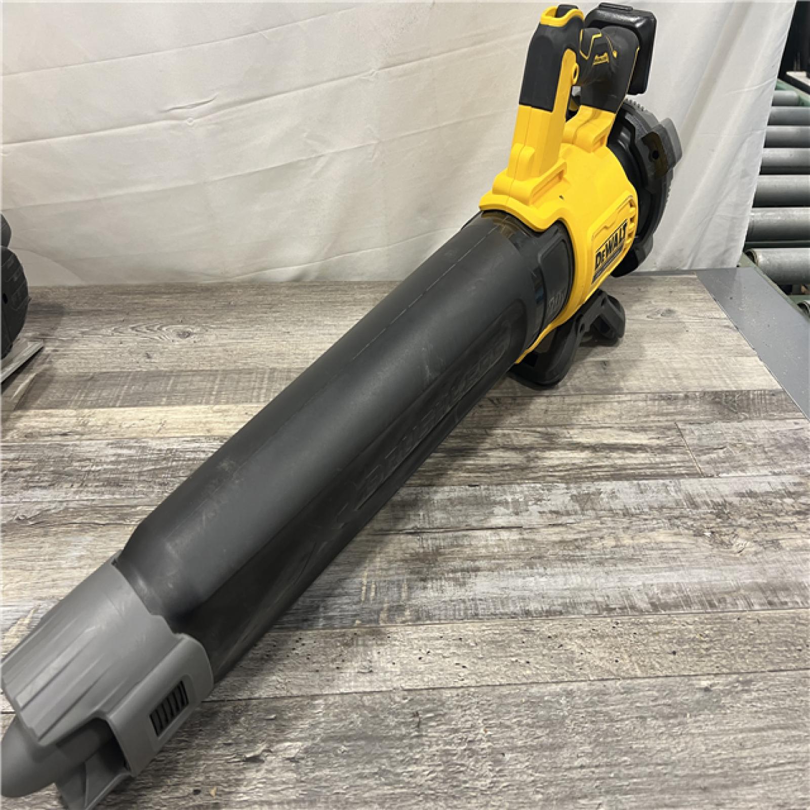 AS-IS DEWALT 20V MAX 125 MPH 450 CFM Brushless Cordless Battery Powered Blower (Tool Only)