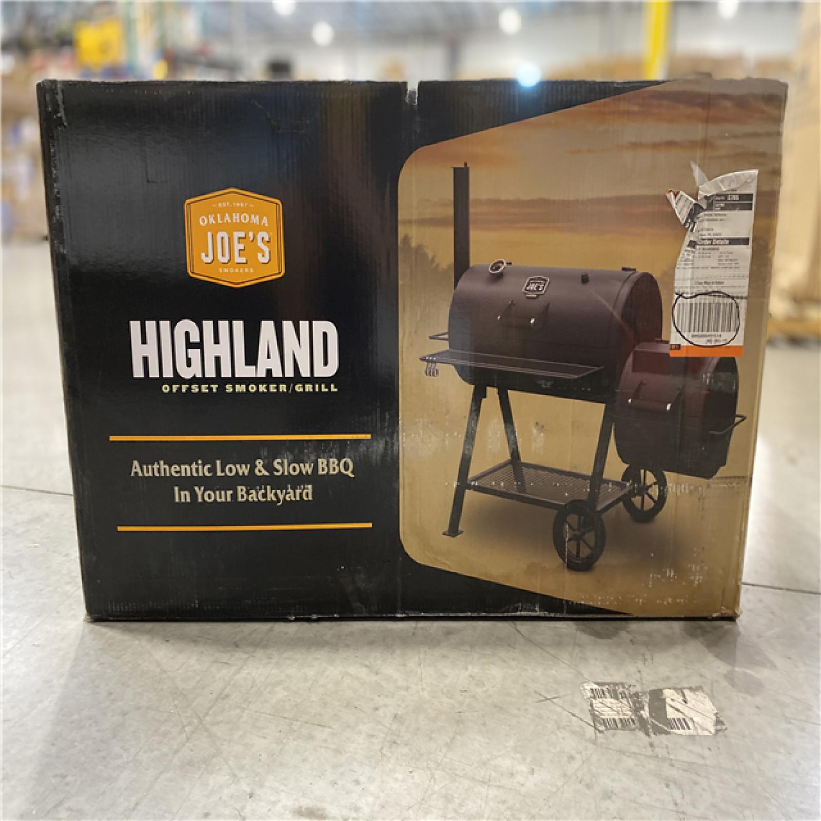 DALLAS LOCATION - OKLAHOMA JOE'S Highland Offset Charcoal Smoker and Grill in Black with 900 sq. in. Cooking Space