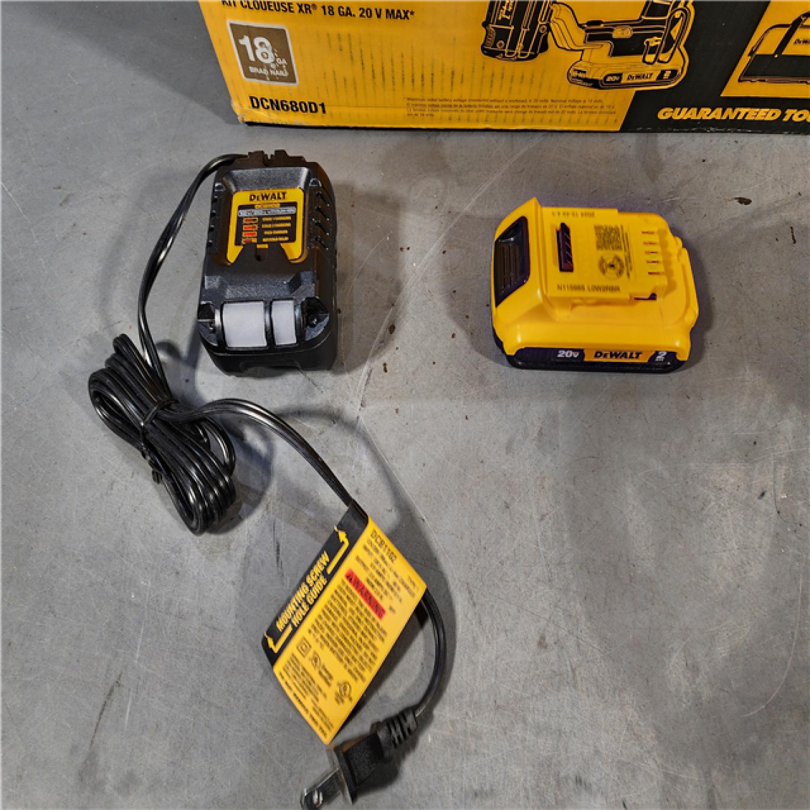 HOUSTON LOCATION - AS-IS DEWALT 20V MAX XR 18 Gauge Brad Nailer Kit