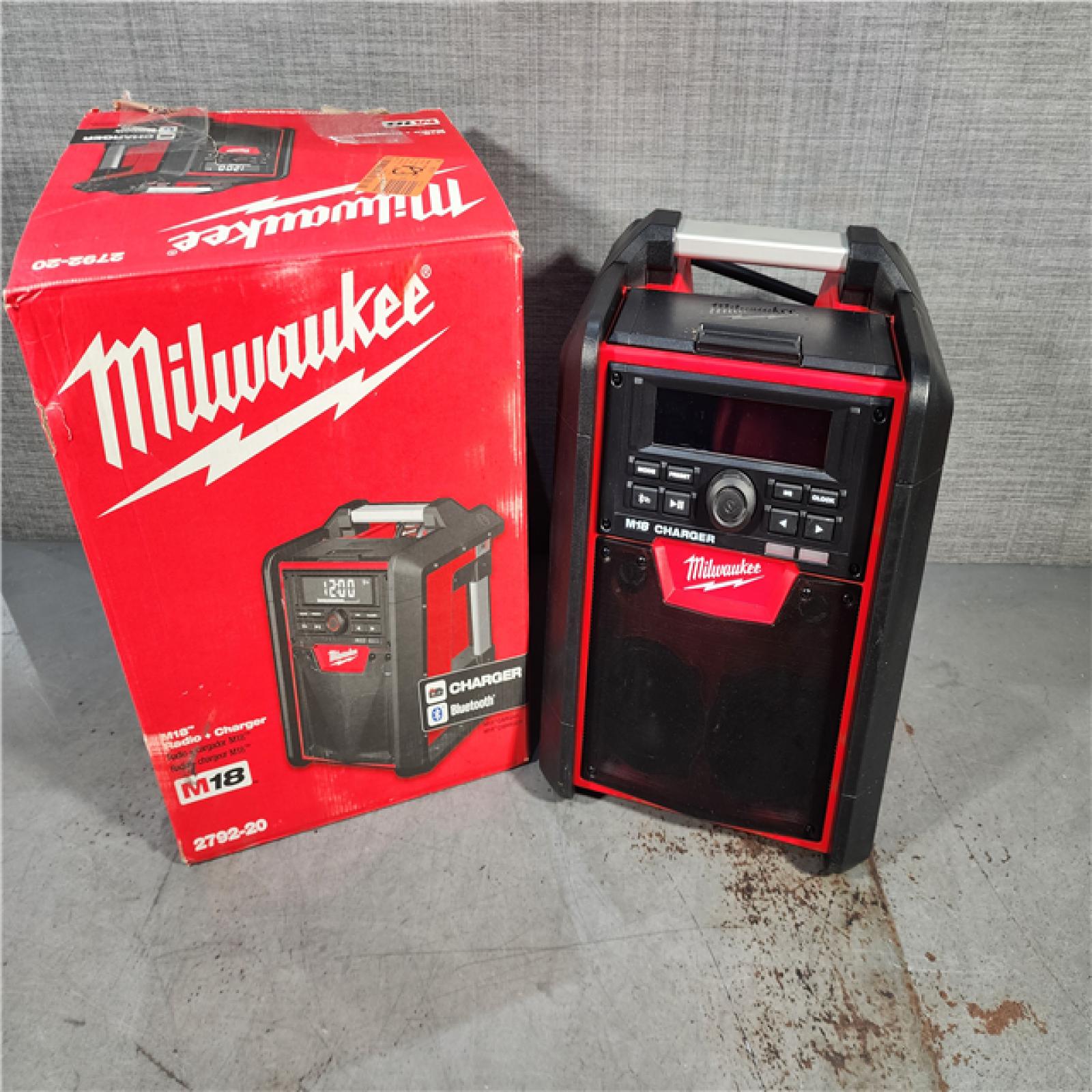 HOUSTON LOCATION - AS-IS M18 Lithium-Ion Cordless Jobsite Radio/Charger