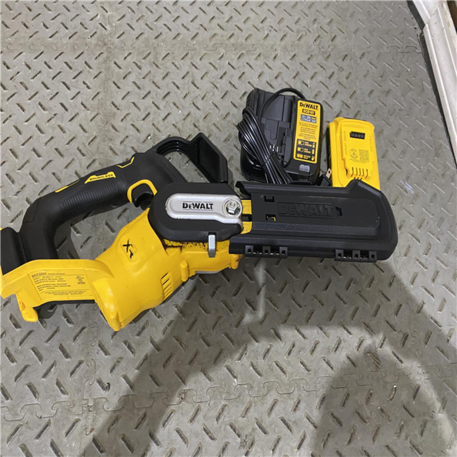 Houston location AS-IS Dewalt 20V Max 8  Pruning Chainsaw Brushless Cordless Kit