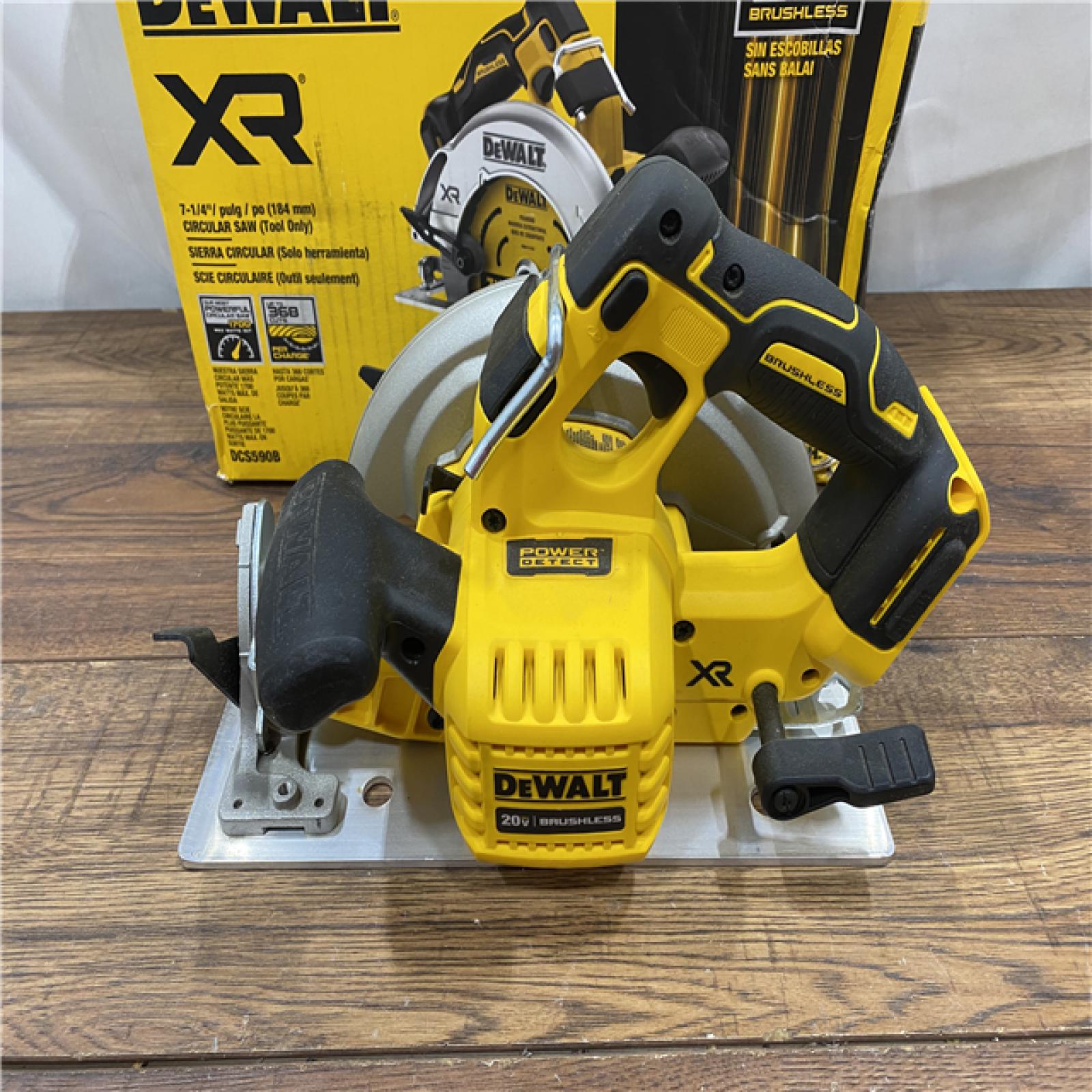 AS IS DEWALT 20-Volt MAX 7-1/4 in. Cordless Circular Saw (Tool Only)