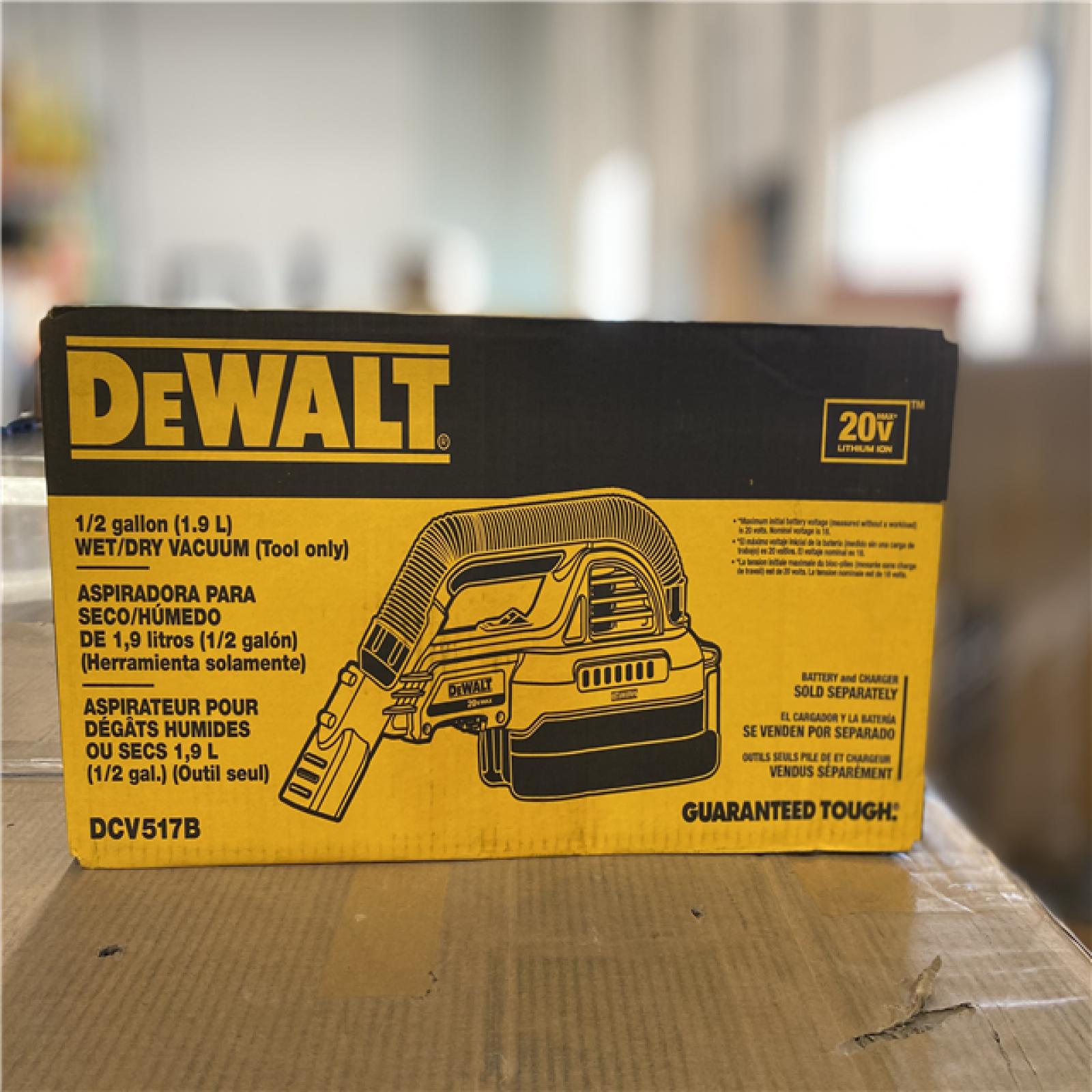 NEW! - DEWALT 20V MAX Cordless 1/2 Gal. Wet/Dry Portable Vacuum (Tool Only)