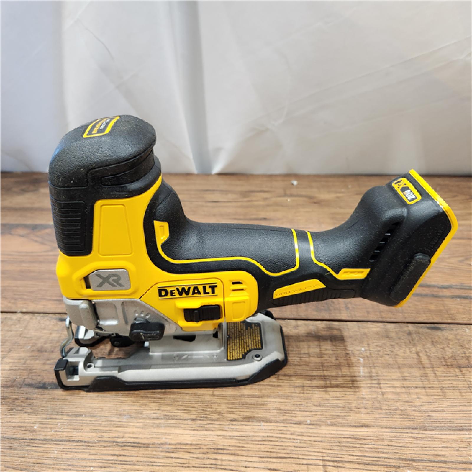 AS-IS DEWALT 20V MAX XR Cordless Barrel Grip Jigsaw (Tool Only)