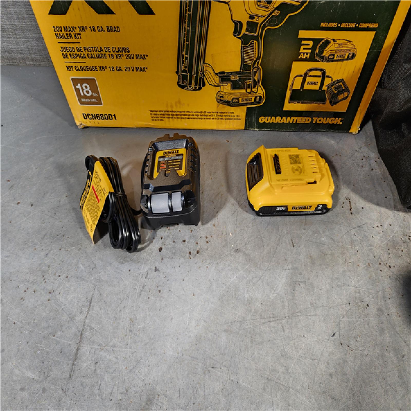 HOUSTON LOCATION - AS-IS DEWALT 20V MAX XR 18 Gauge Brad Nailer Kit