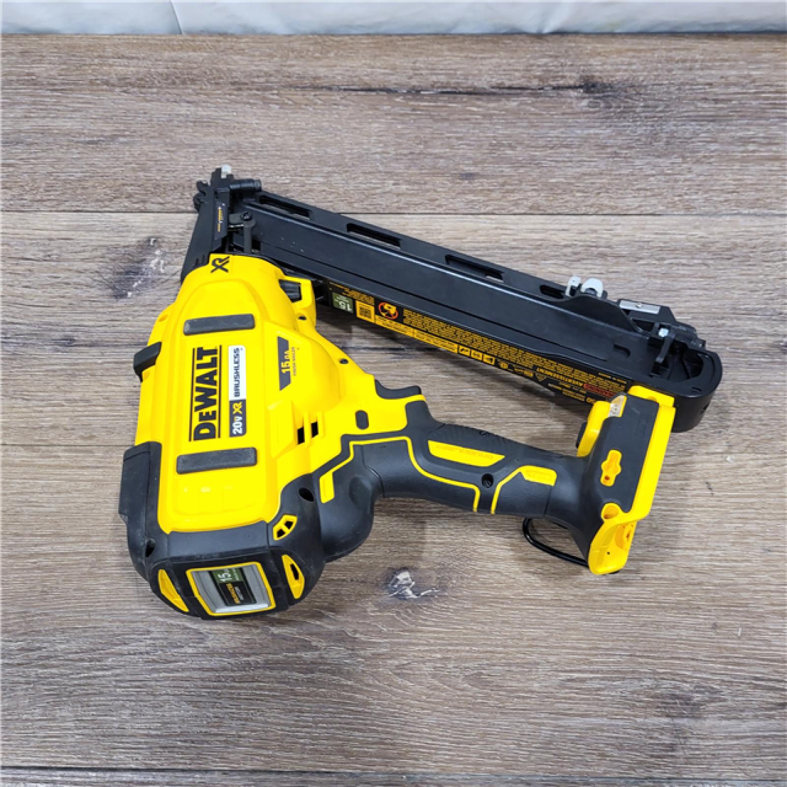 AS-IS DEWALT 20V MAX XR 15 Ga. Cordless 34 Deg Nailer 20 V