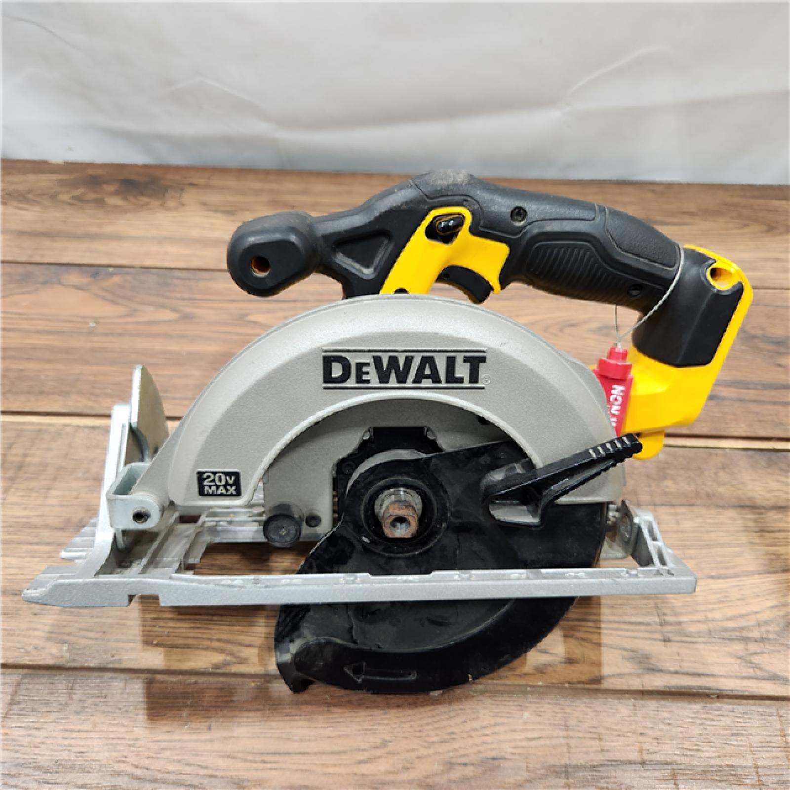 AS-IS DeWALT Flexvolt Max 7-1/4  60V Brushless Circular Saw DCS578B (Bare Tool)