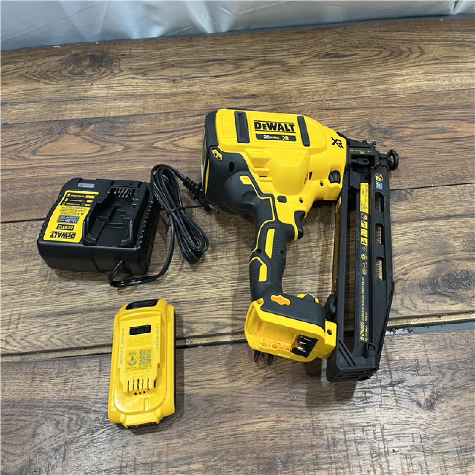 AS-IS DEWALT Cordless 20V Max XR Angled Finish Nailer (Tool Only)