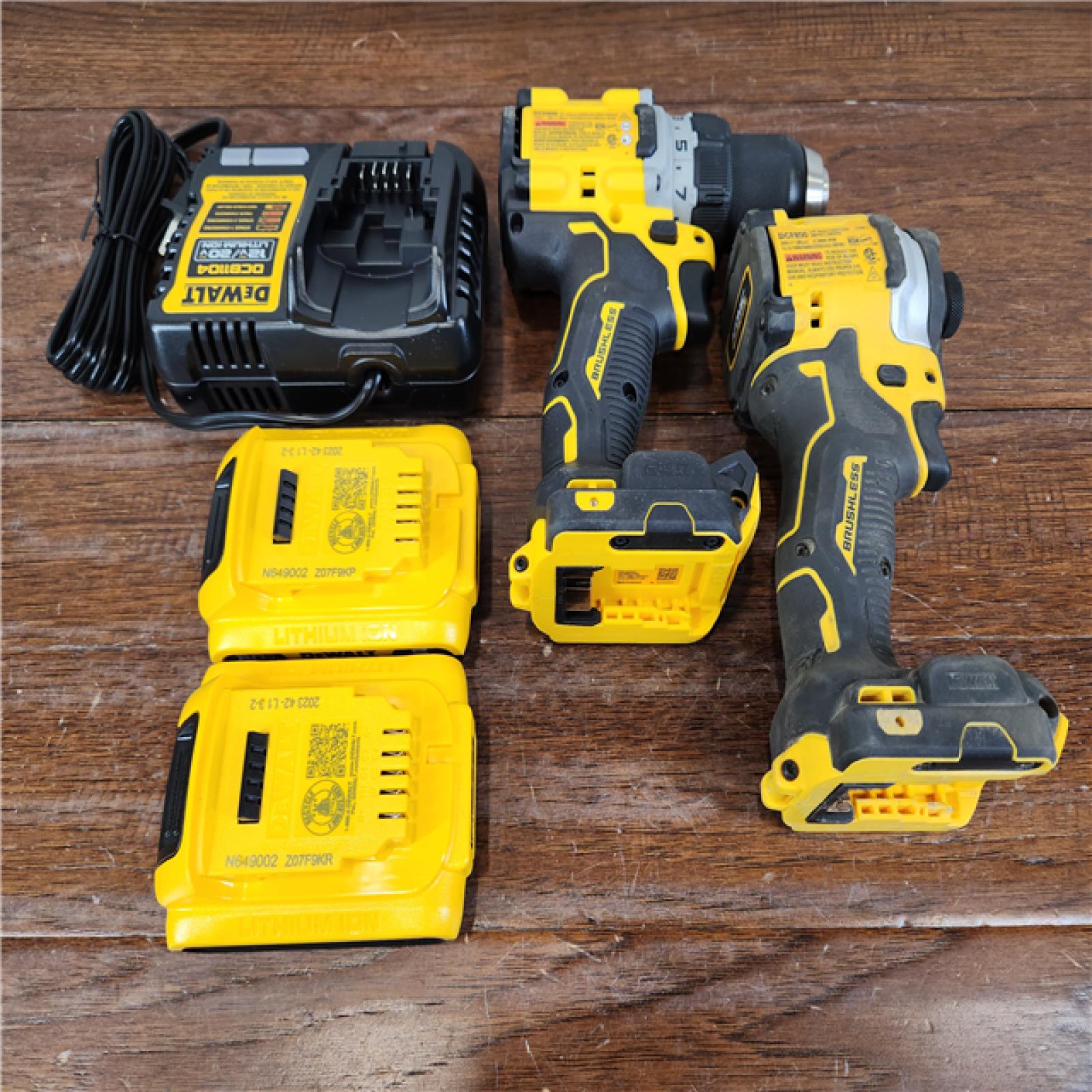 AS-IS DEWALT ATOMIC 20V MAX Brushless Cordless Drill/Driver and Impact Driver (2-Tool) Combo Kit