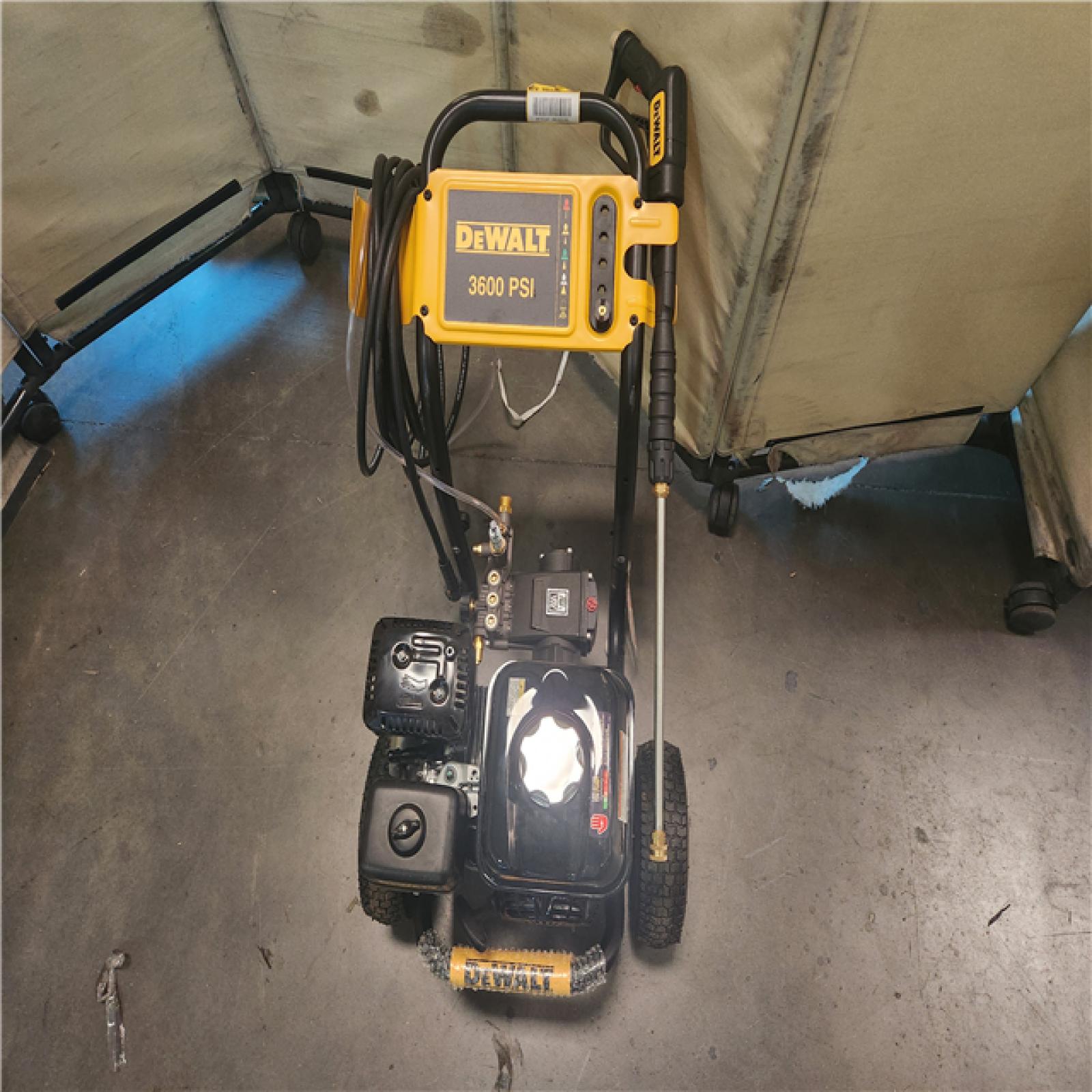 California AS-IS DEWALT 3600 PSI 2.5 GPM Cold Water Gas Professional Pressure Washer with HONDA GX200 Engine