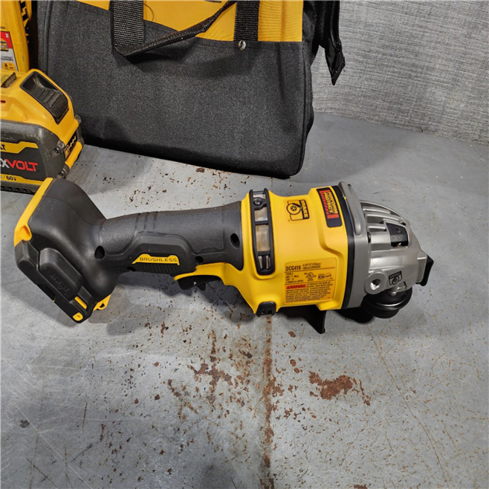 HOUSTON LOCATION - AS-IS DeWalt Flexvolt 60V Max Cordless Grinder  4.5 in; 6 in  Kit  1 KT (115-DCG418X2)