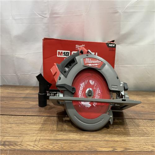 AS-IS MILWAUKEE  M18 FUEL 18V Lithium-Ion Brushless Cordless 7-1/4 in. Circular Saw (Tool-Only)
