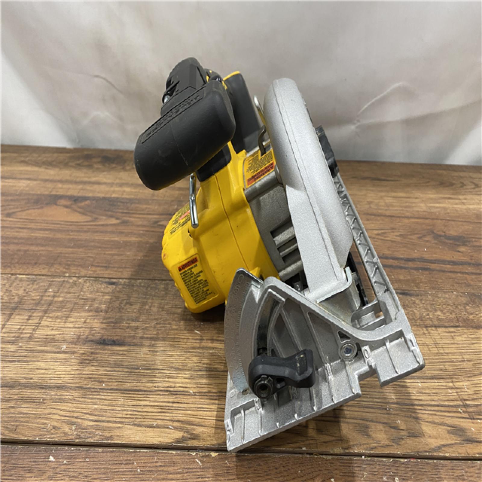 AS IS DeWALT DCS565B 20V Max Brushless 6.5   Cordless Circular Saw