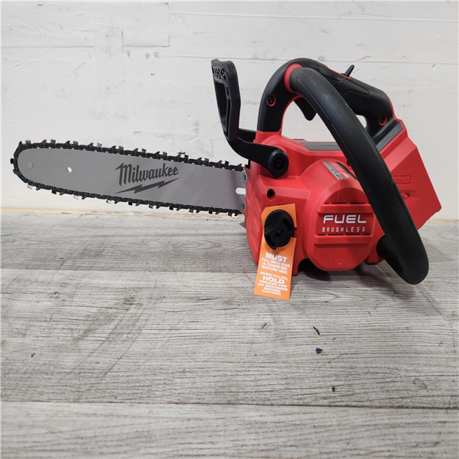 Phoenix Location Milwaukee M18 FUEL 14 in. 18V Lithium-Ion Brushless Cordless Battery Top Handle Chainsaw (Tool Only)