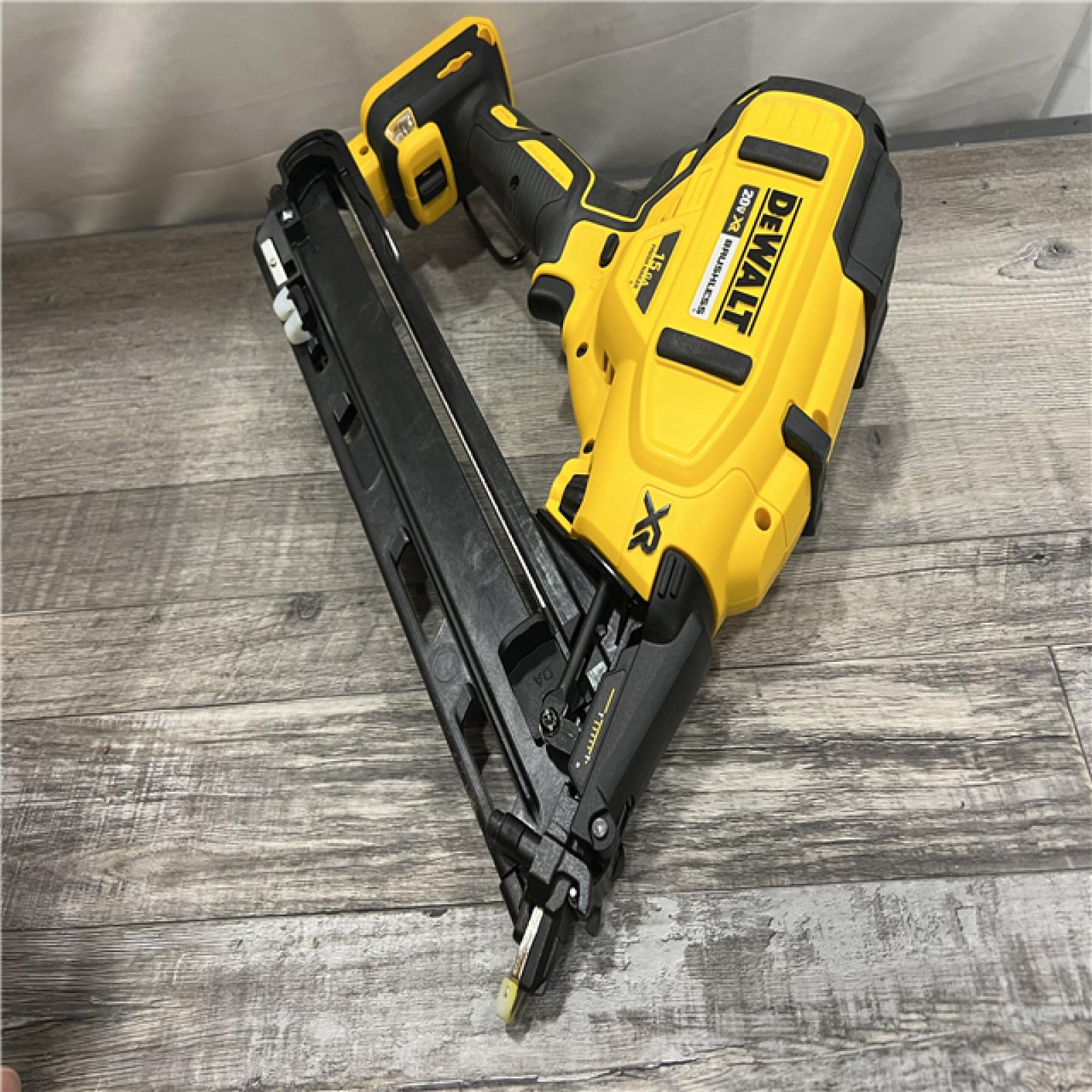 AS-IS DEWALT 20V MAX XR 15 Ga. Cordless 34 Deg Nailer 20 V