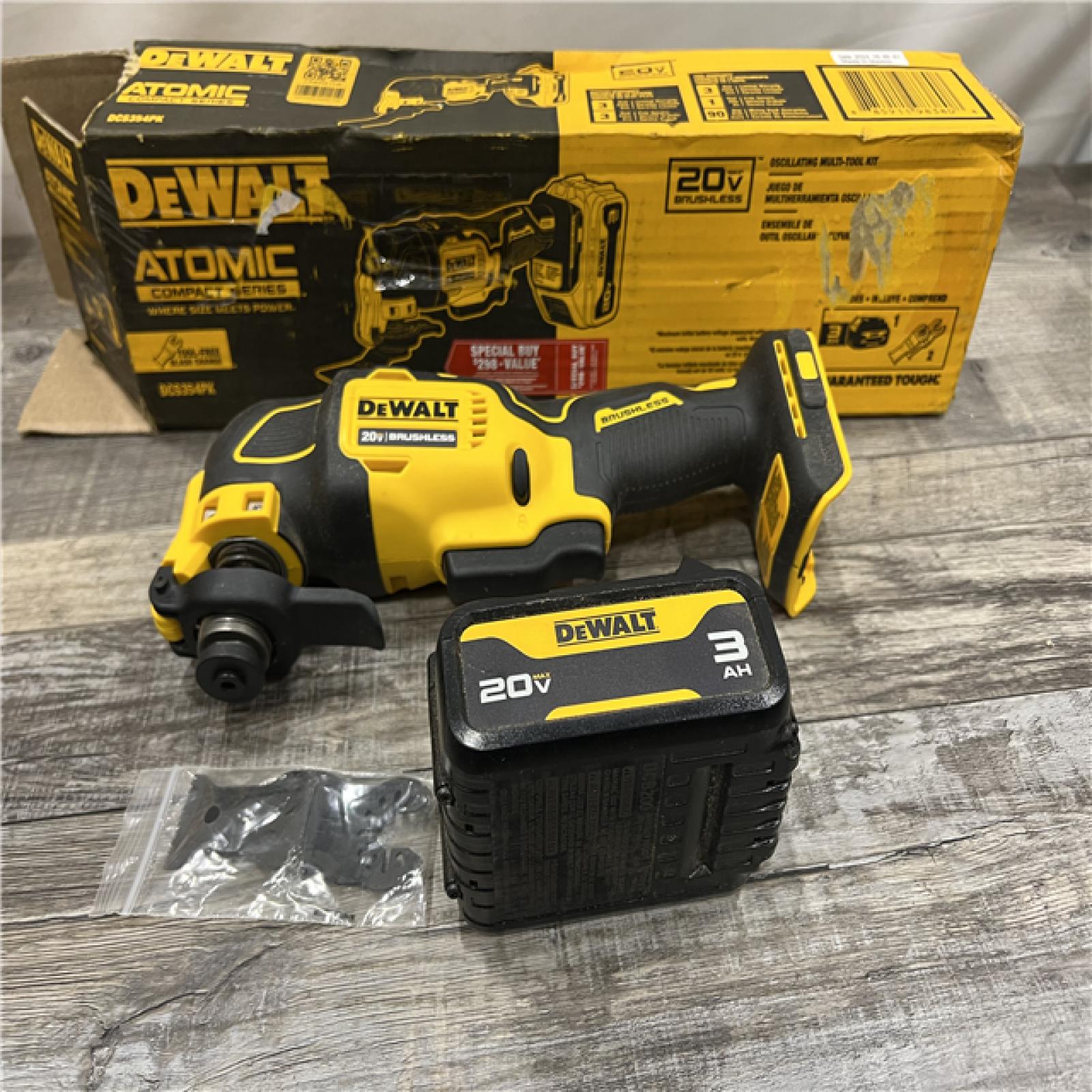 AS-IS DEWALT Atomic 20-Volt Lithium-Ion Oscillating Tool Kit with 3 Ah Battery