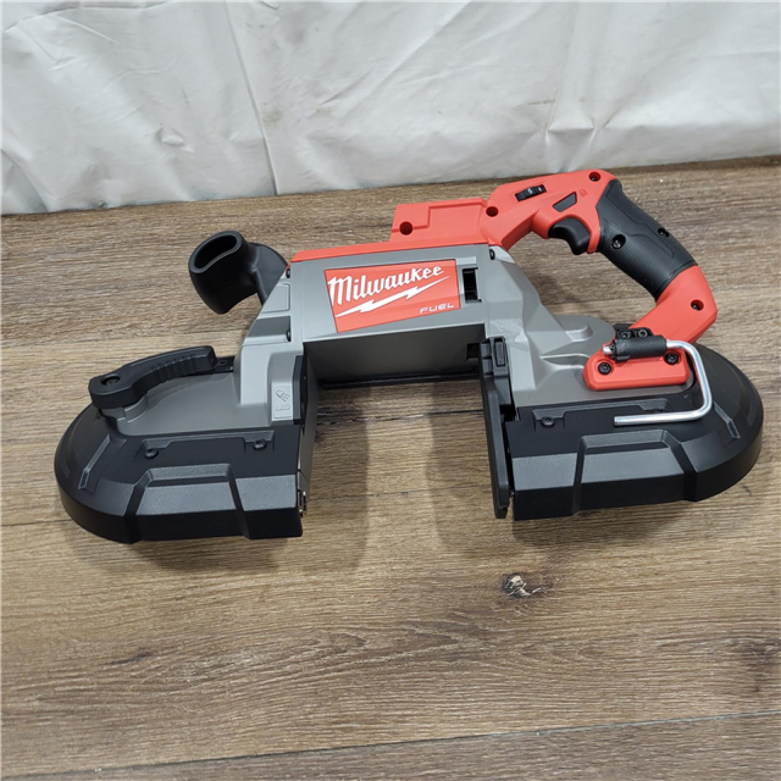 AS-IS Milwaukee 2729-20 - M18 Fuel 18V Cordless Brushless Band Saw Bare Tool