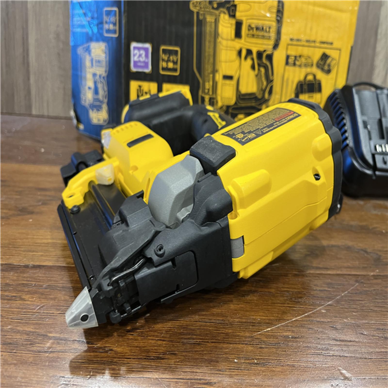 AS-IS DEWALT ATOMIC 20V MAX Lithium Ion Cordless 23 Gauge Pin Nailer /Charger