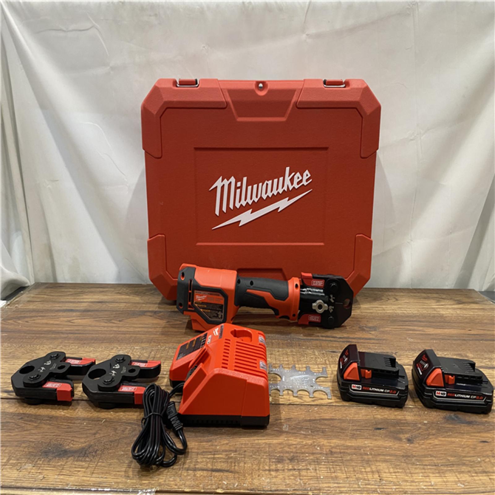 AS IS M18 18V Lithium-Ion Cordless Short Throw Press Tool Kit with 3 PEX Crimp Jaws (2) 2.0 Ah Batteries and Charger