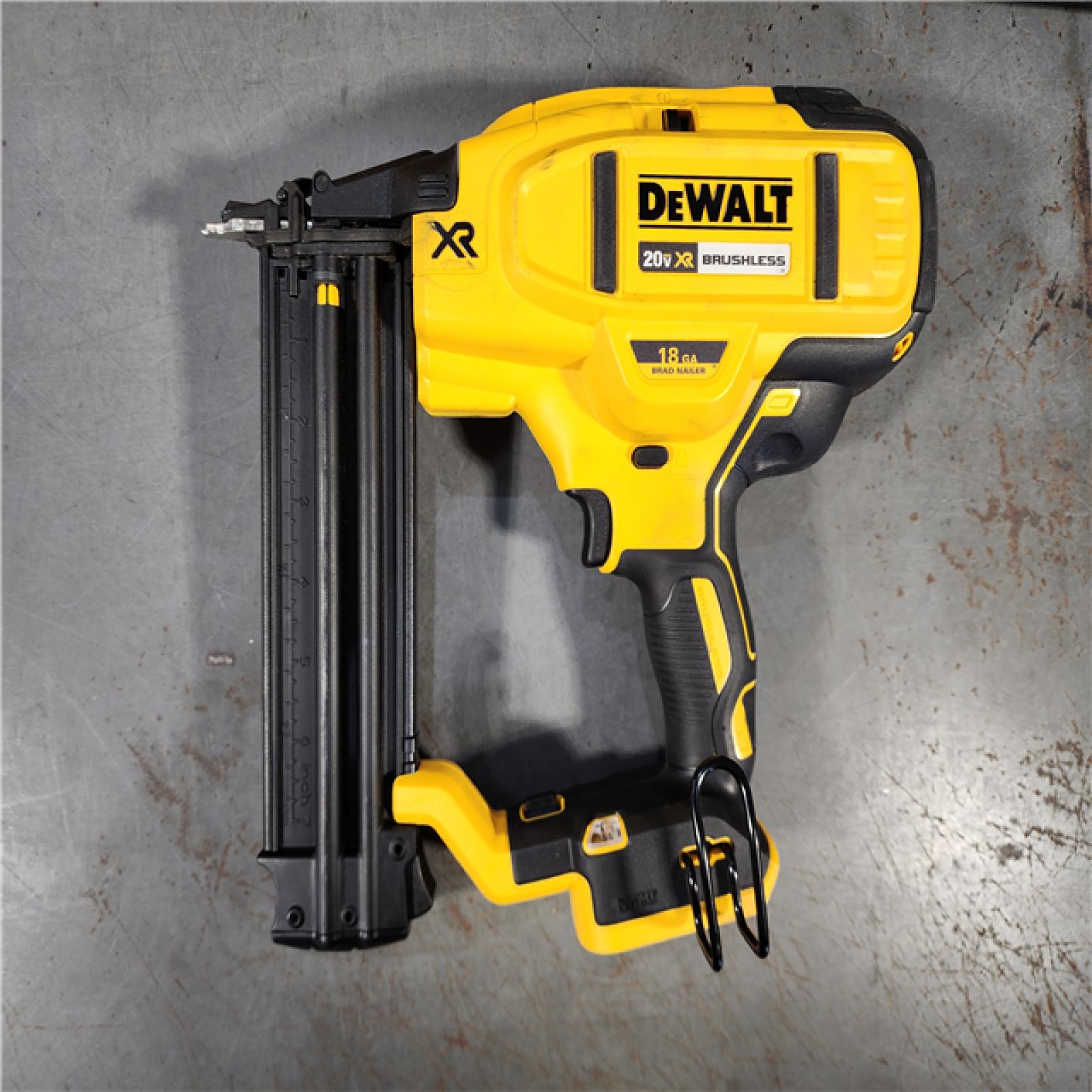 HOUSTON LOCATION - AS-IS DEWALT 20V MAX XR 18 Gauge Brad Nailer Kit