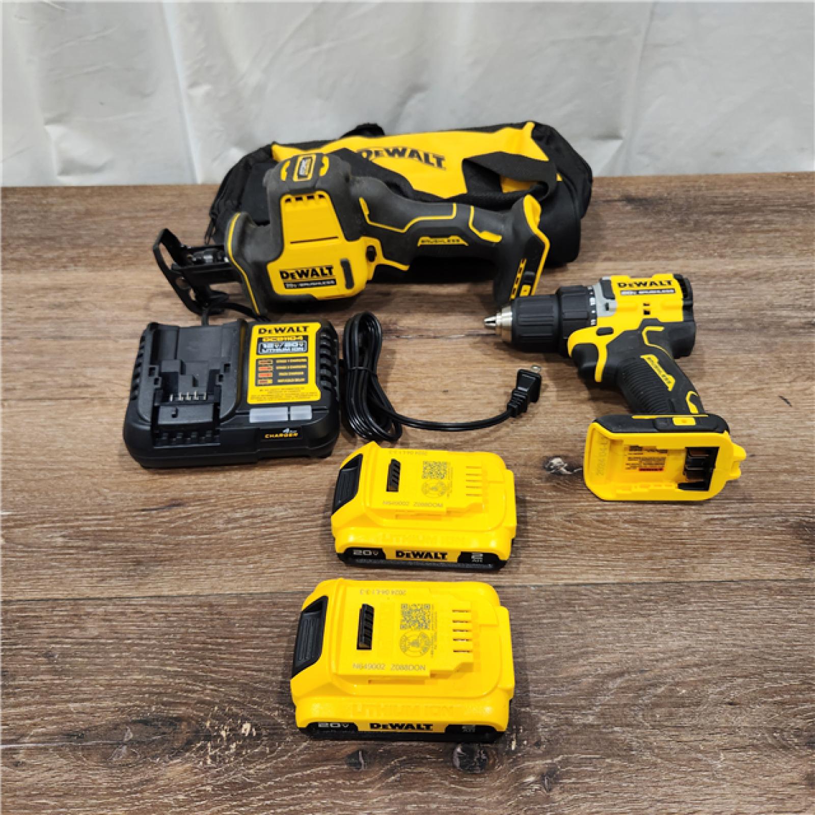 AS-IS DEWALT 20-Volt Maximum Lithium-Ion Cordless 2-Tool Combo Kit with (2) Batteries, Charger and Bag