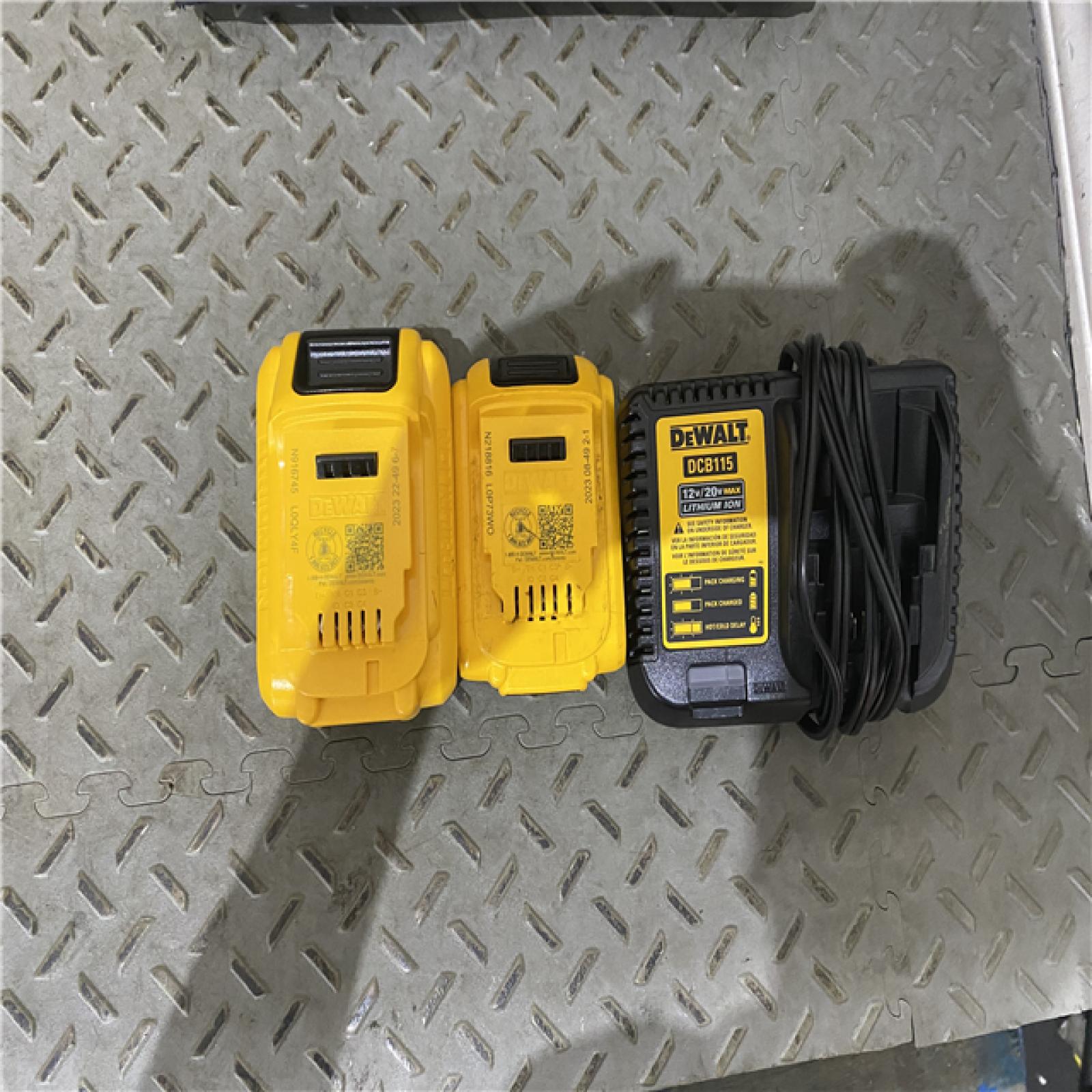 Houston location AS-IS Dewalt-DCB246CK 20V MAX* Lithium Ion Starter Kit