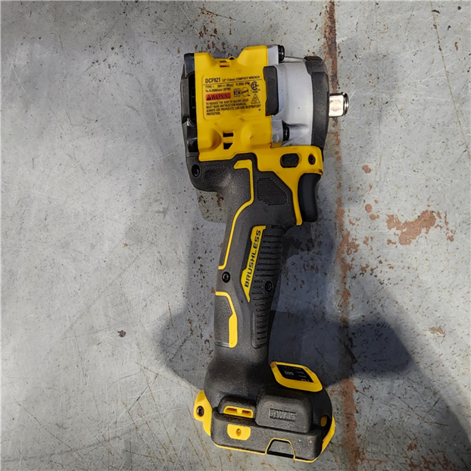 HOUSTON LOCATION - AS-IS DEWALT ATOMIC 20V MAX Lithium-Ion Brushless Cordless 1/2 in. Variable Speed Impact Wrench Kit with 5 Ah Battery and Charger